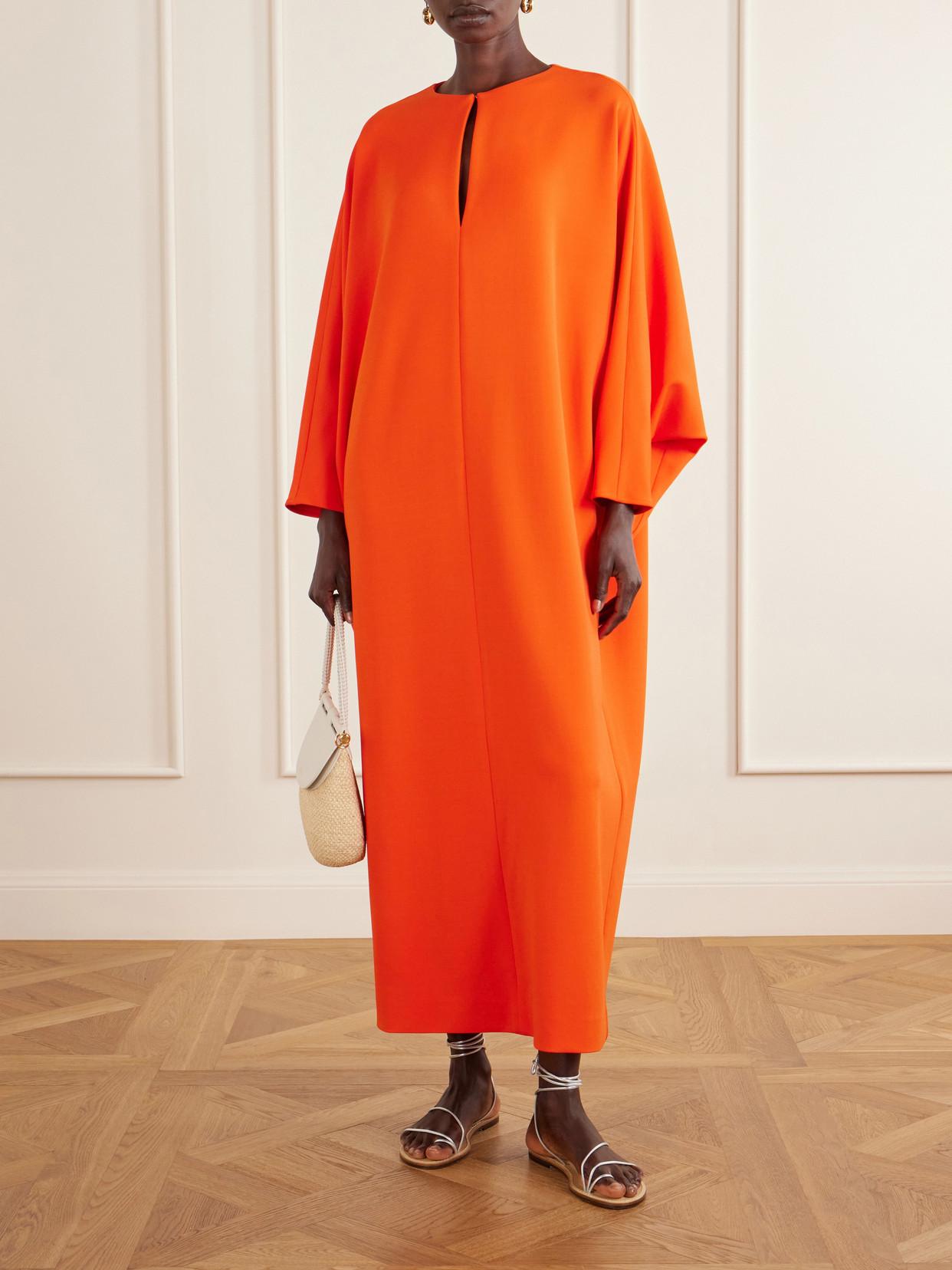 oscar de la renta orange dress Brilliant shades of beet red, watermelon pink, orange reminiscent of cantaloupe, and papaya celebrate the season. Eveningwear showcases a familiar voluminous flair. #odlrspring2022 Visit the link in bio to discover the collection