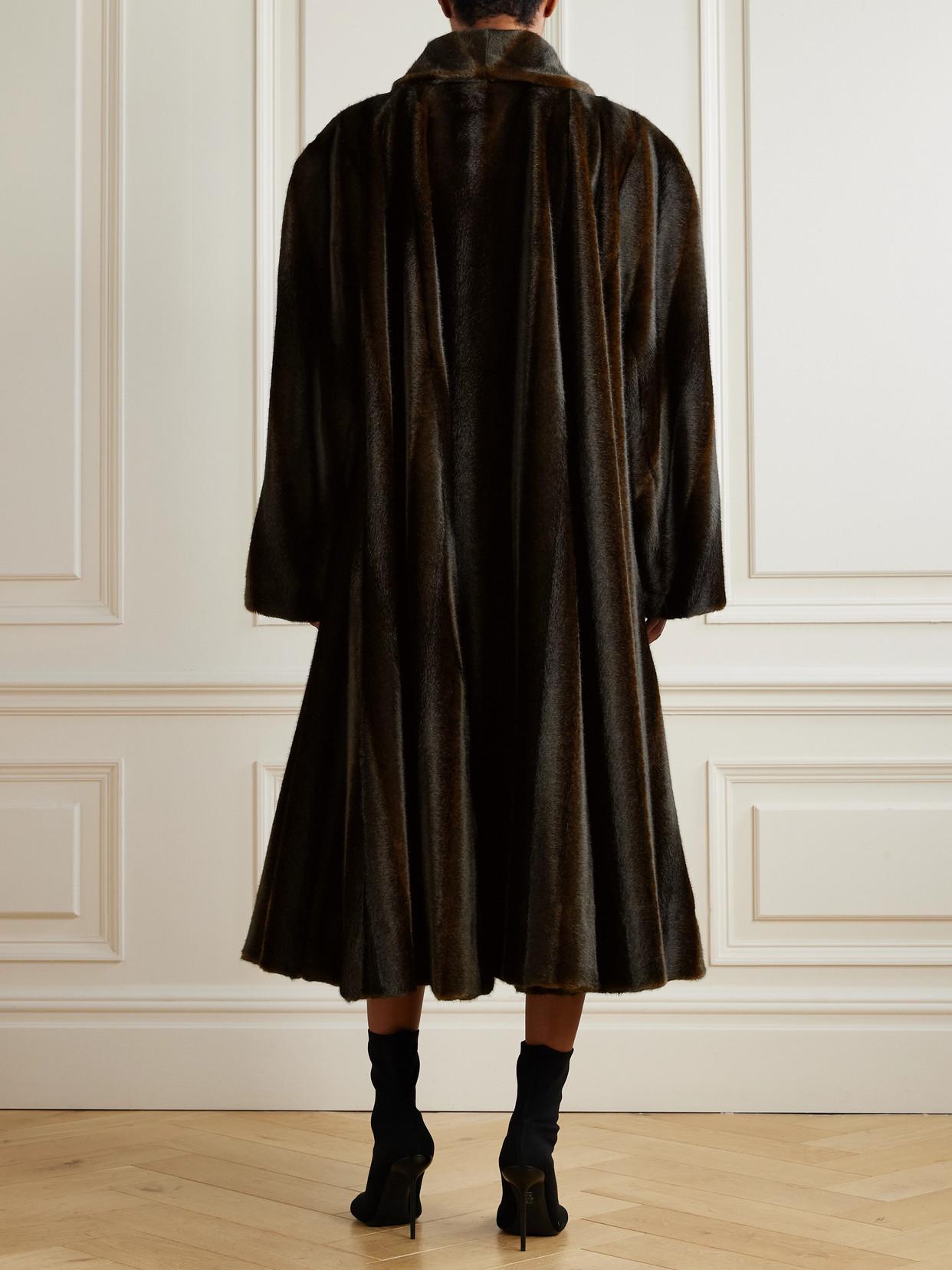 Balenciaga Fur coats for Women | Online Sale up to 13% off | Lyst