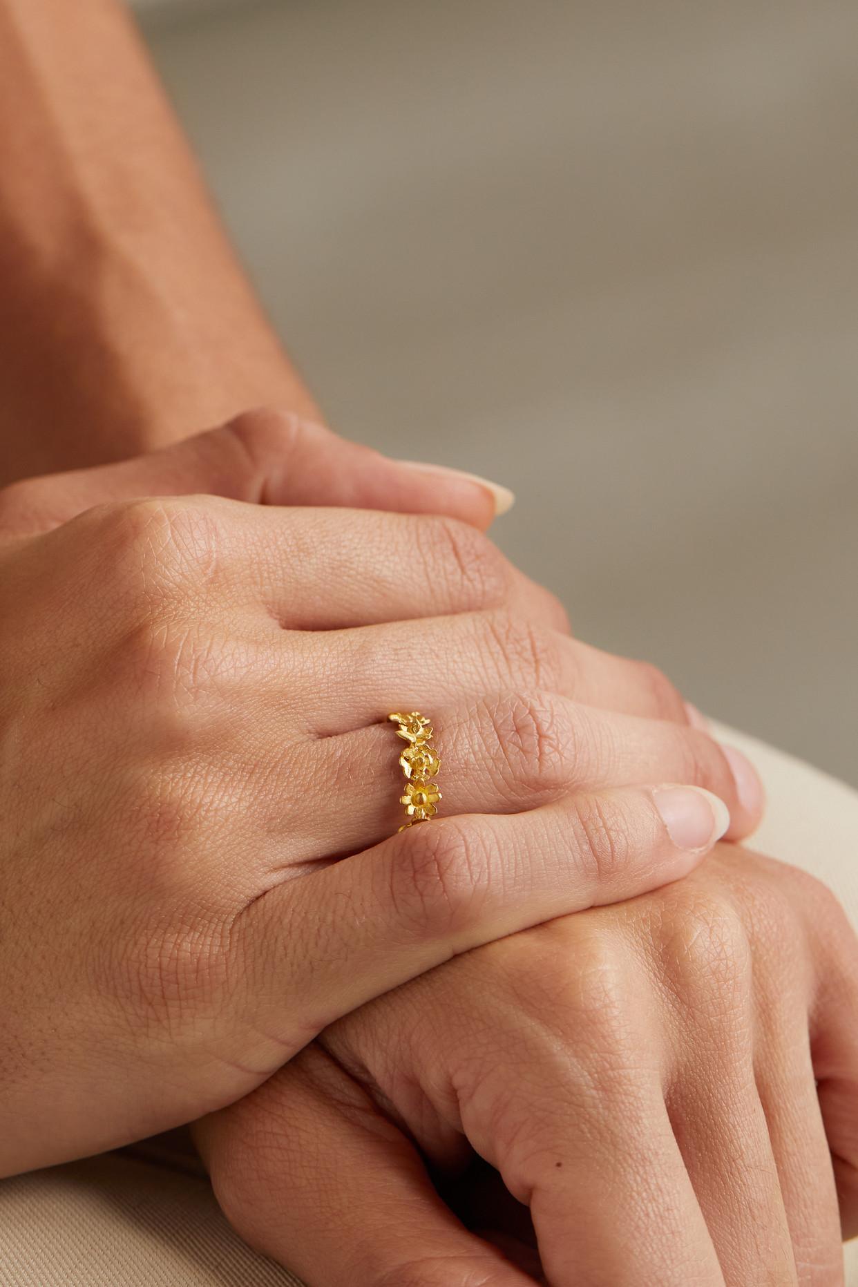 Pippa Small 18-karat Gold Ring in Metallic | Lyst