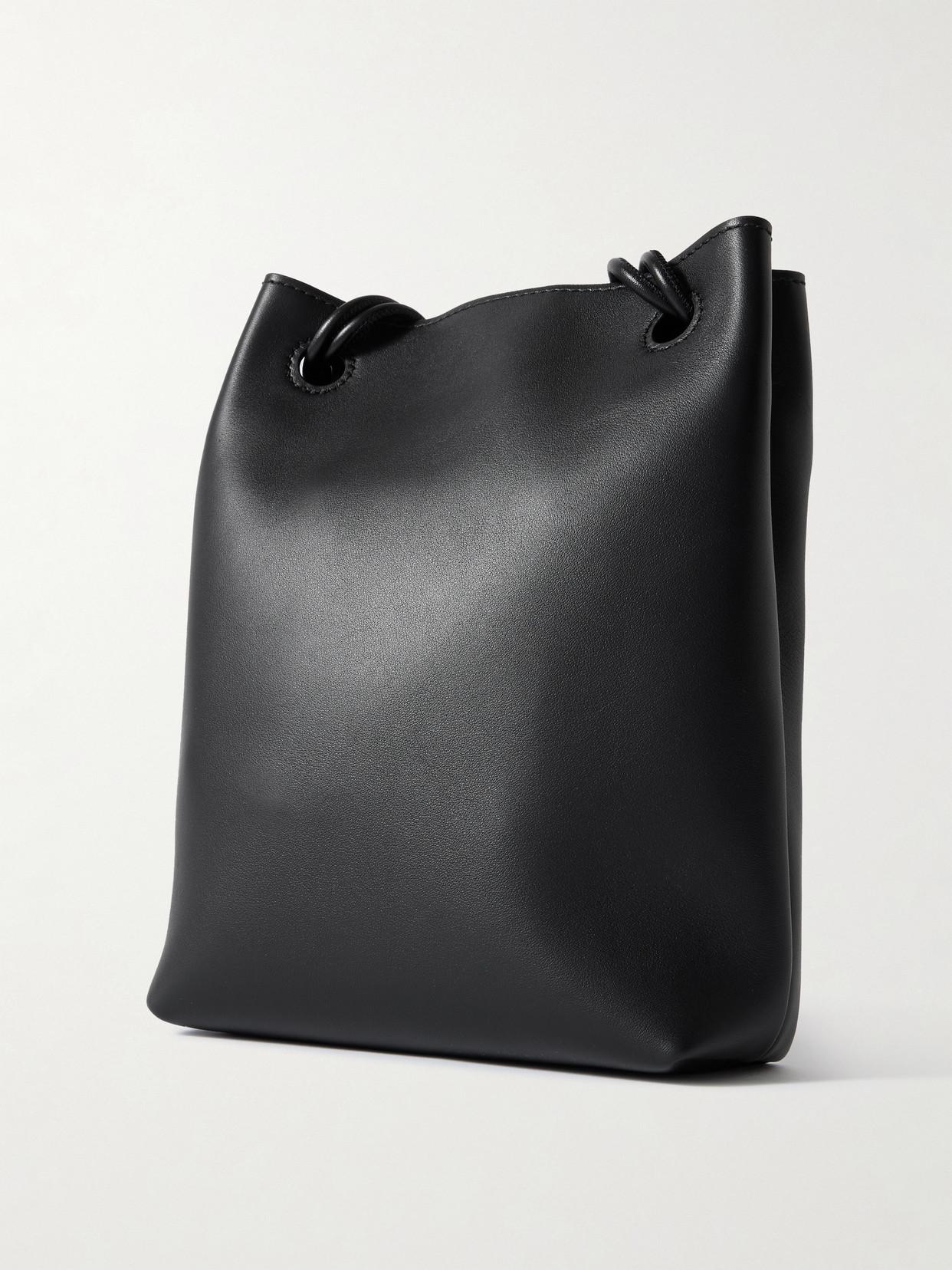 【LOEWE】最新作★Pebble embellished レザーショルダー LOEWE Pebble embellished leather bucket bag | NET-A-PORTER