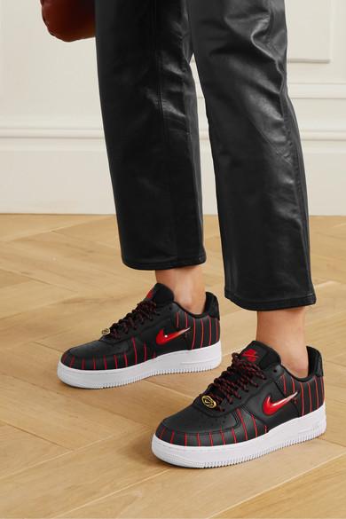 Baskets En Cuir À Fines Rayures Air Force 1 Jewel Qs Nike en ... Baskets En Cuir À Fines Rayures Air Force 1 Jewel Qs Nike en ...