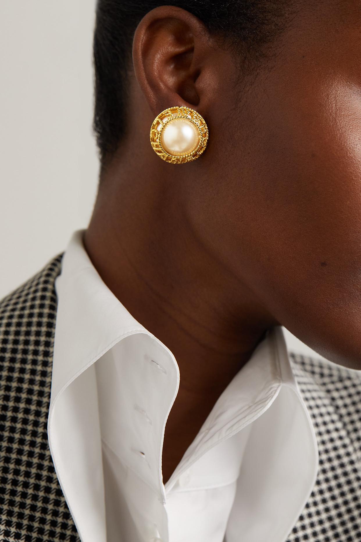 Auth vintage Chanel stud pierced earrings CC logo faux pearl