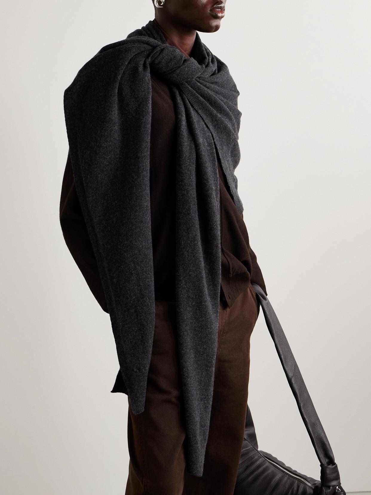 Lemaire Scarves and mufflers for Women | Online Sale up to Lemaire Scarves and mufflers for Women | Online Sale up to