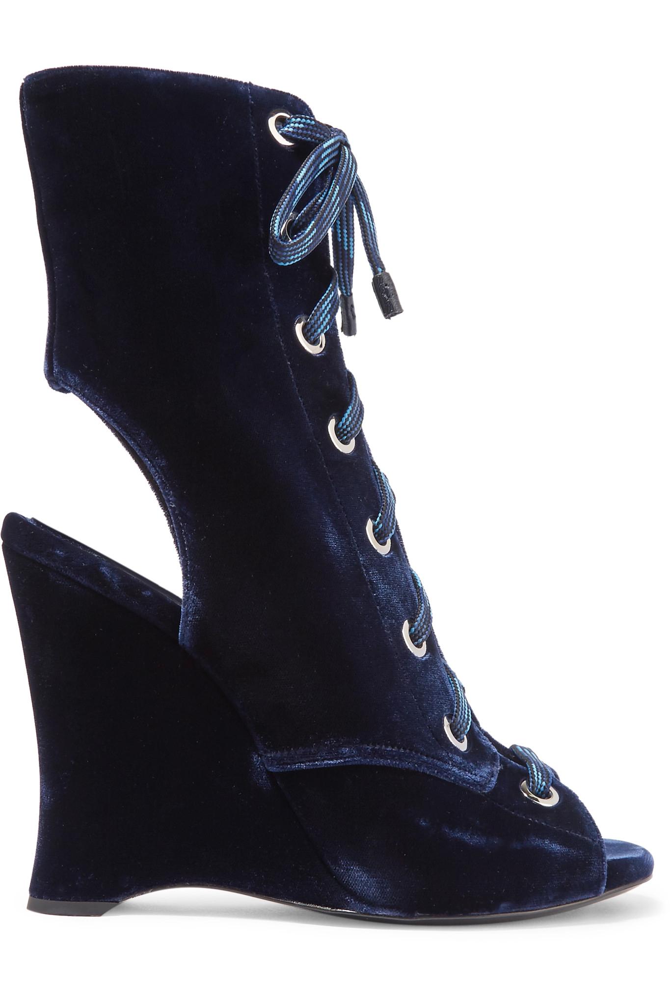 boots with velvet laces