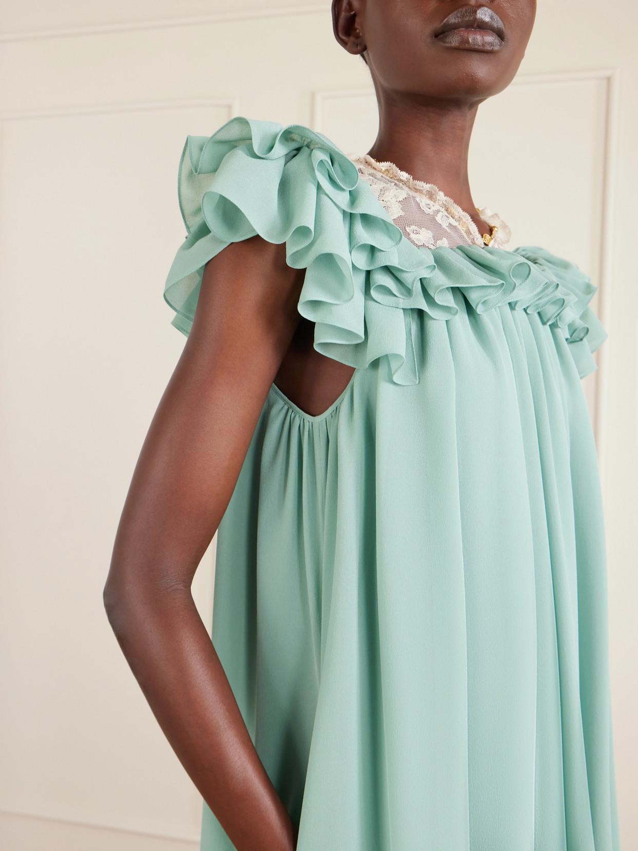 green emerald velvet dress Chloe