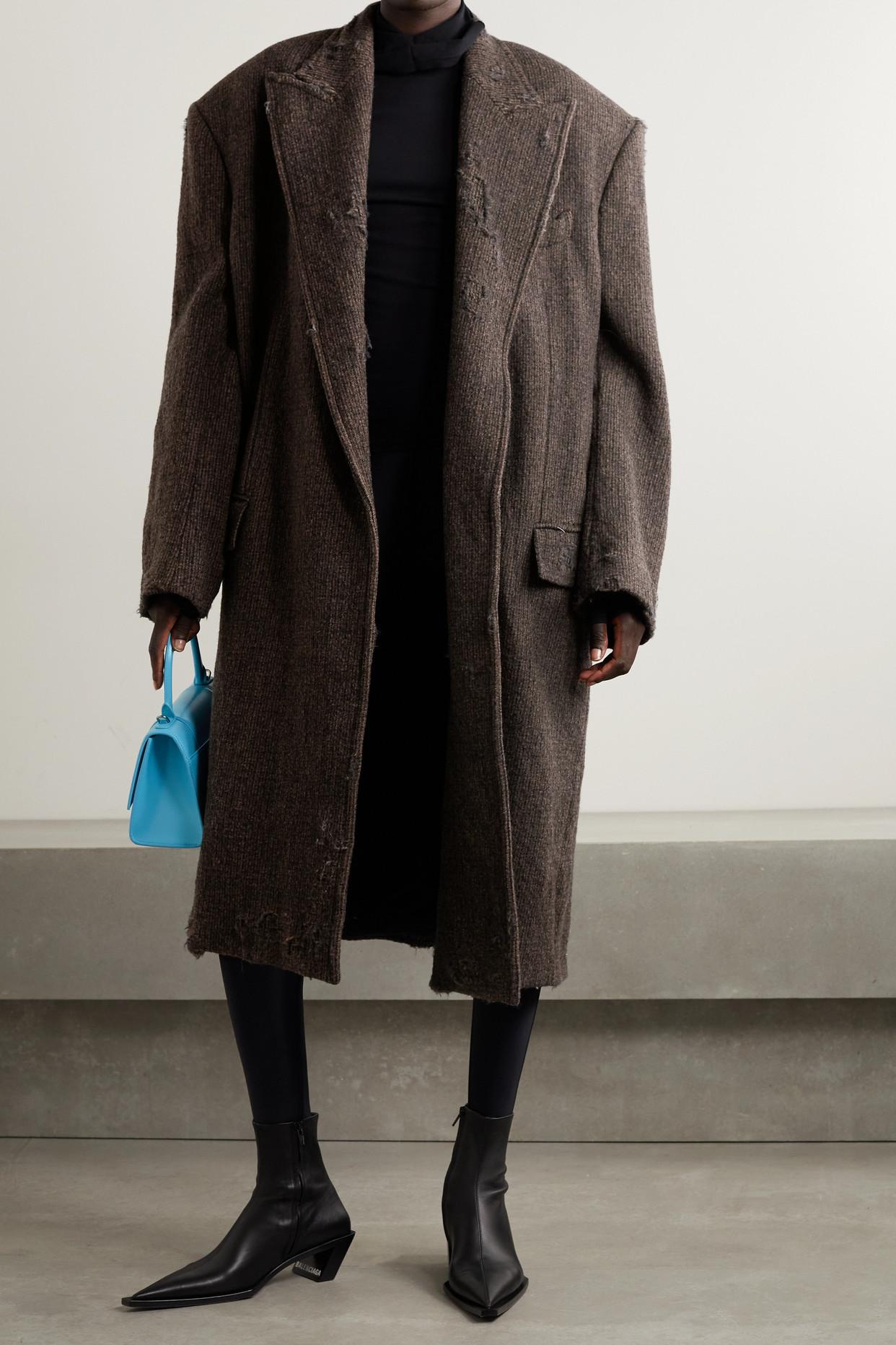 psykologisk leksikon Skov Balenciaga Oversized Distressed Wool-tweed Coat in Brown | Lyst