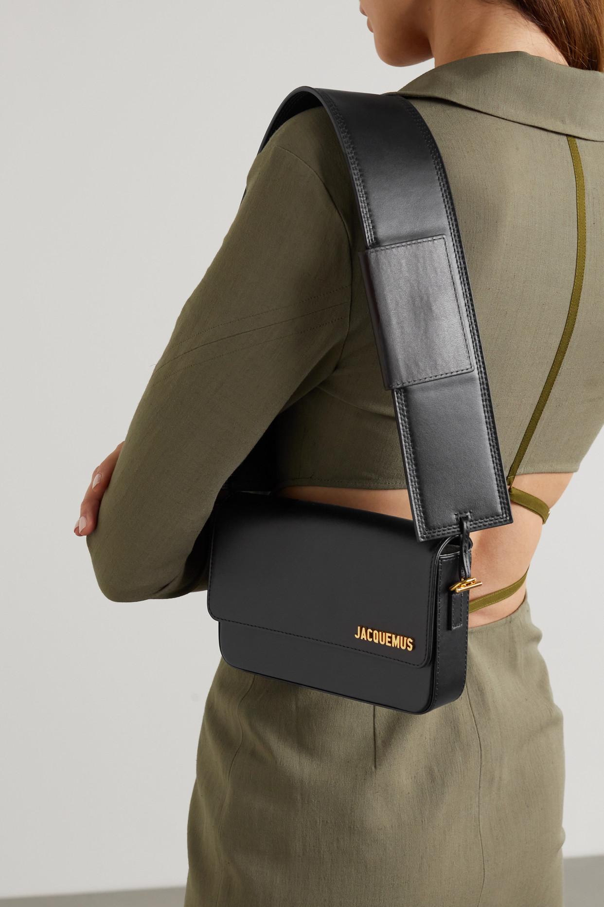 Jacquemus Le Carinu Leather Shoulder Bag in Black | Lyst