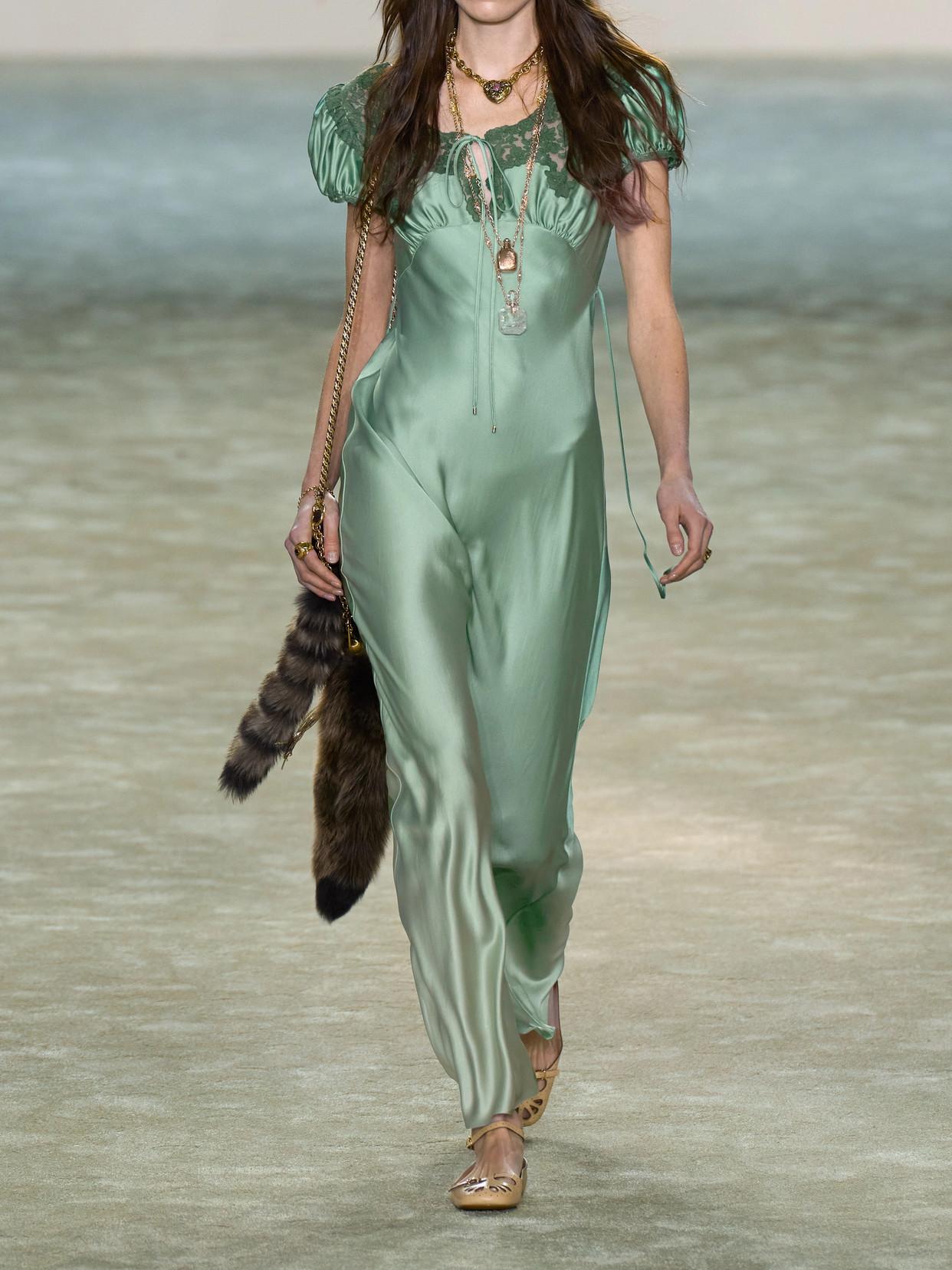Chlo Lace-Trimmed Silk-Satin Gown in Green | Lyst