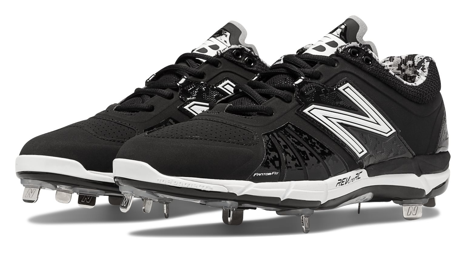 New Balance Synthetic Lowcut 3000v2 Metal Cleat in Black/White (Black