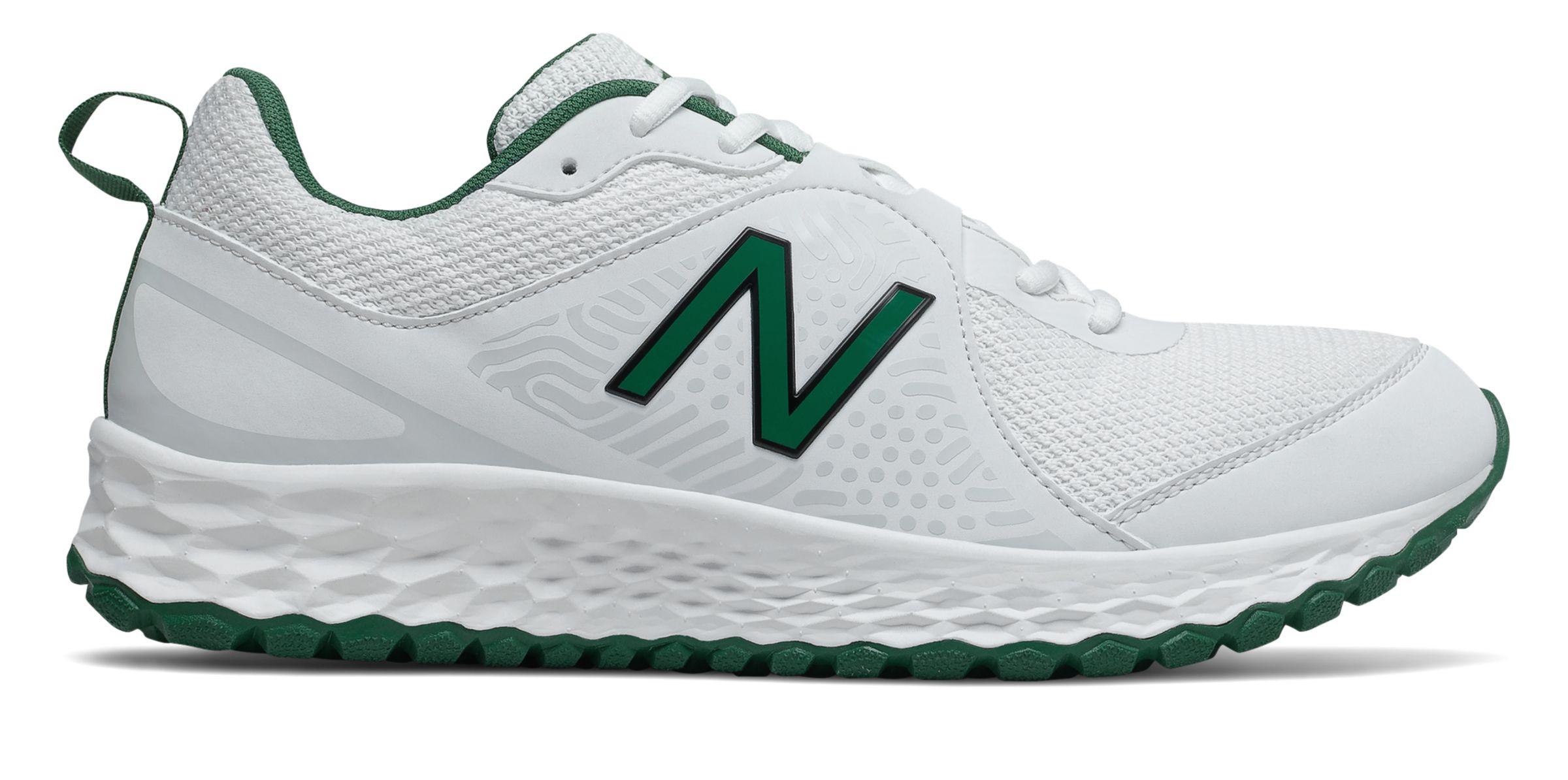 New Balance Fresh Foam 3000v5 Turf in 