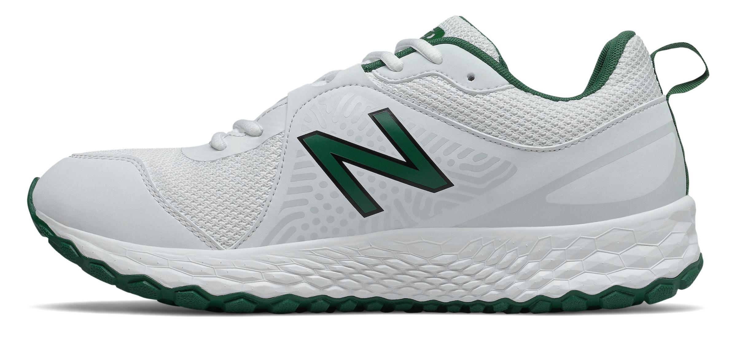 New Balance Fresh Foam 3000v5 Turf in 