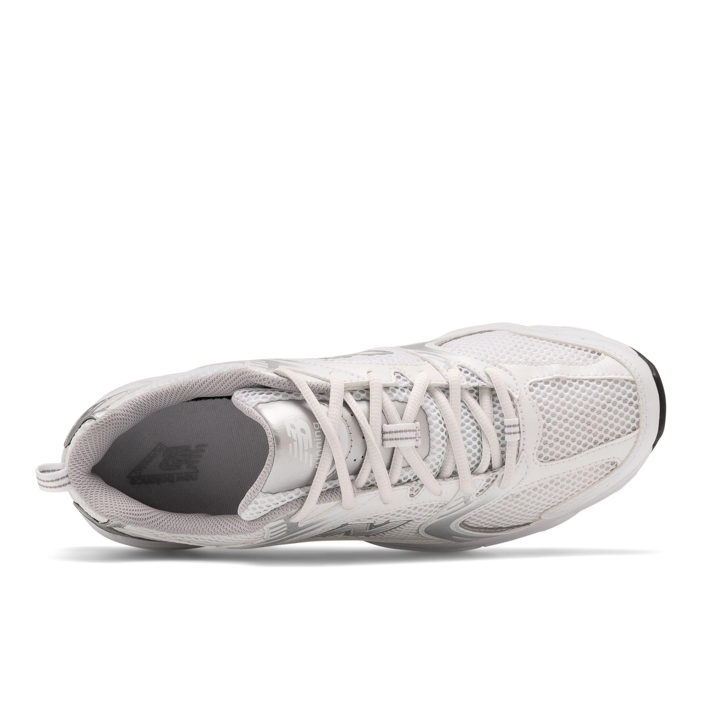 New Balance 530 in White/Grey (Metallic 