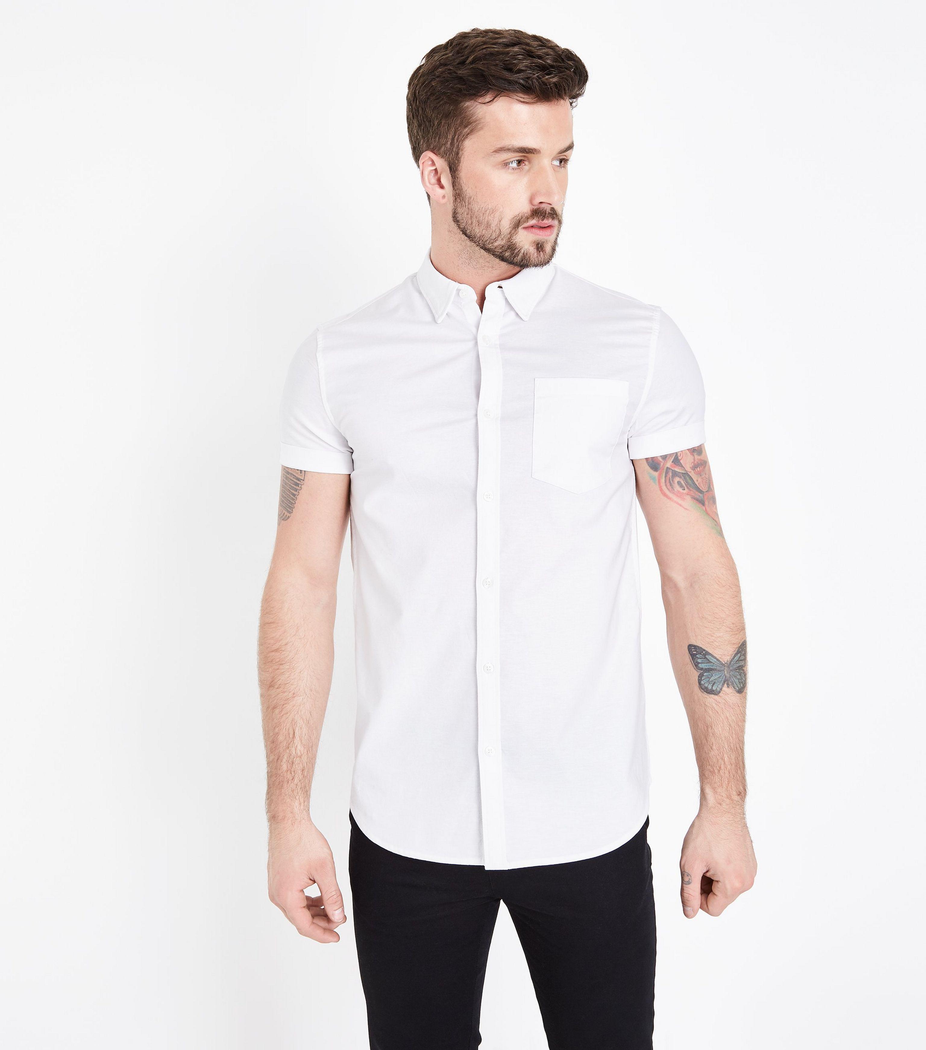white muscle fit shirt short sleeve