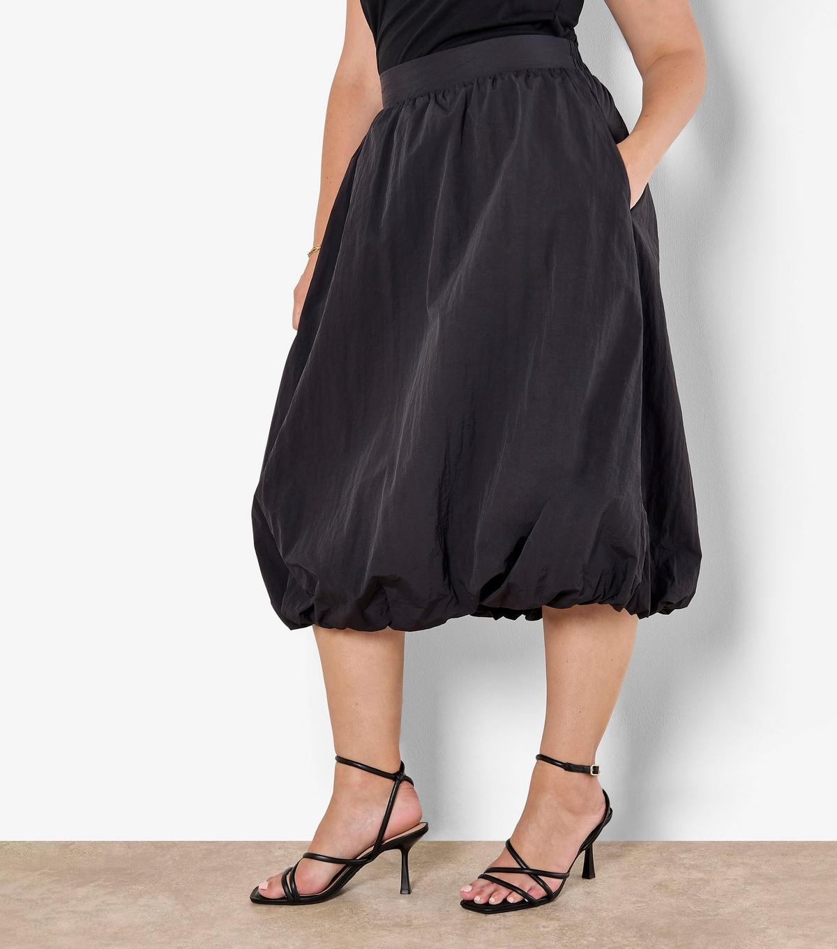 Plus size black balloon skirt hotsell