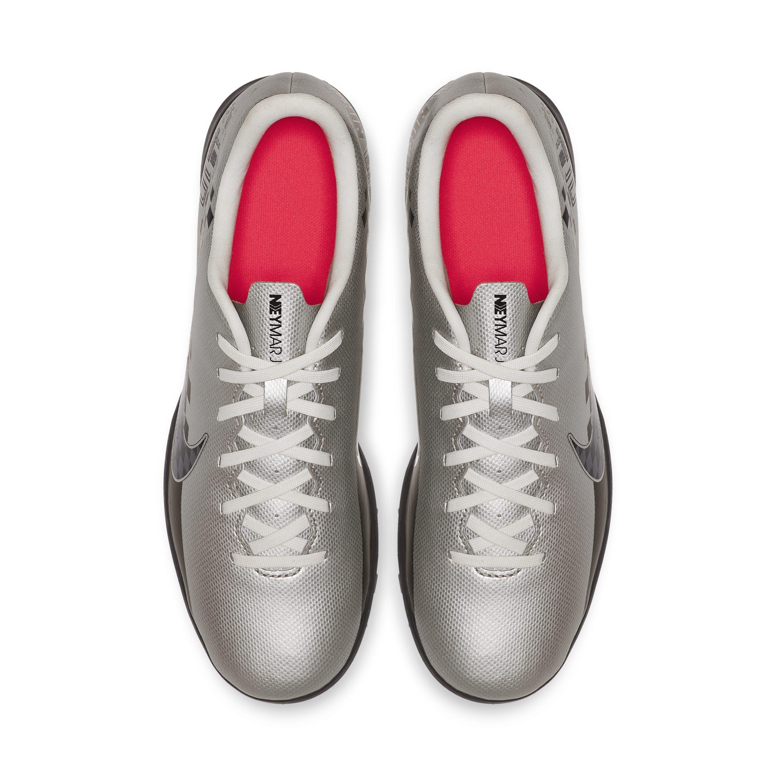 Nike Mercurial Vapor 13 Elite Under The Radar Unboxing.