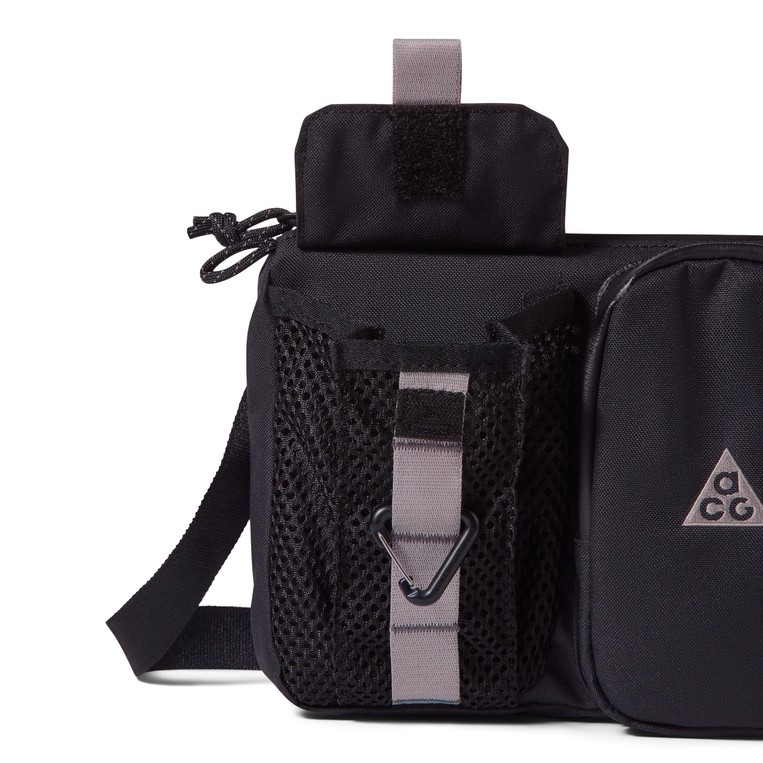 Nike Acg Daymax Crossbody Bag (3L) in Black | Lyst