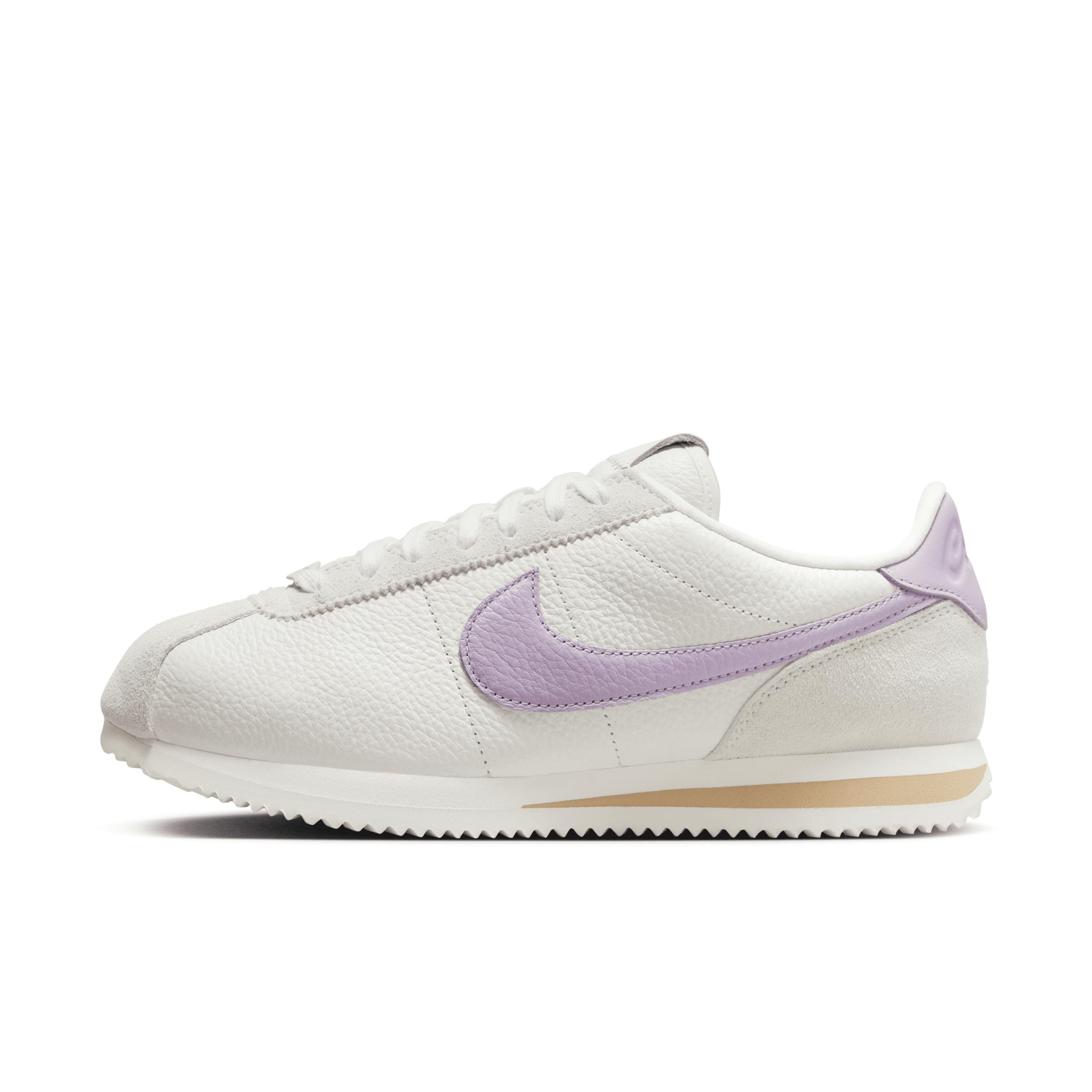 Nike Cortez Se Shoes in White | Lyst
