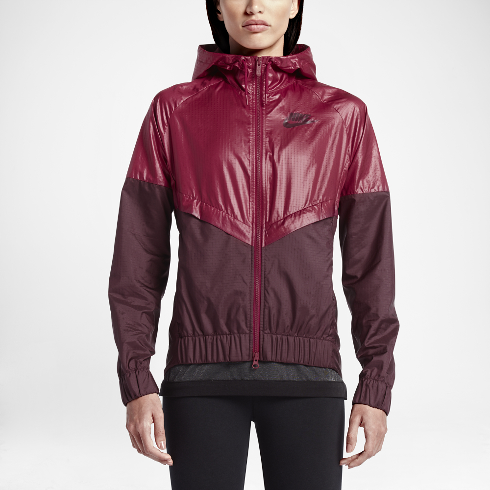 nike burgundy womens clothes