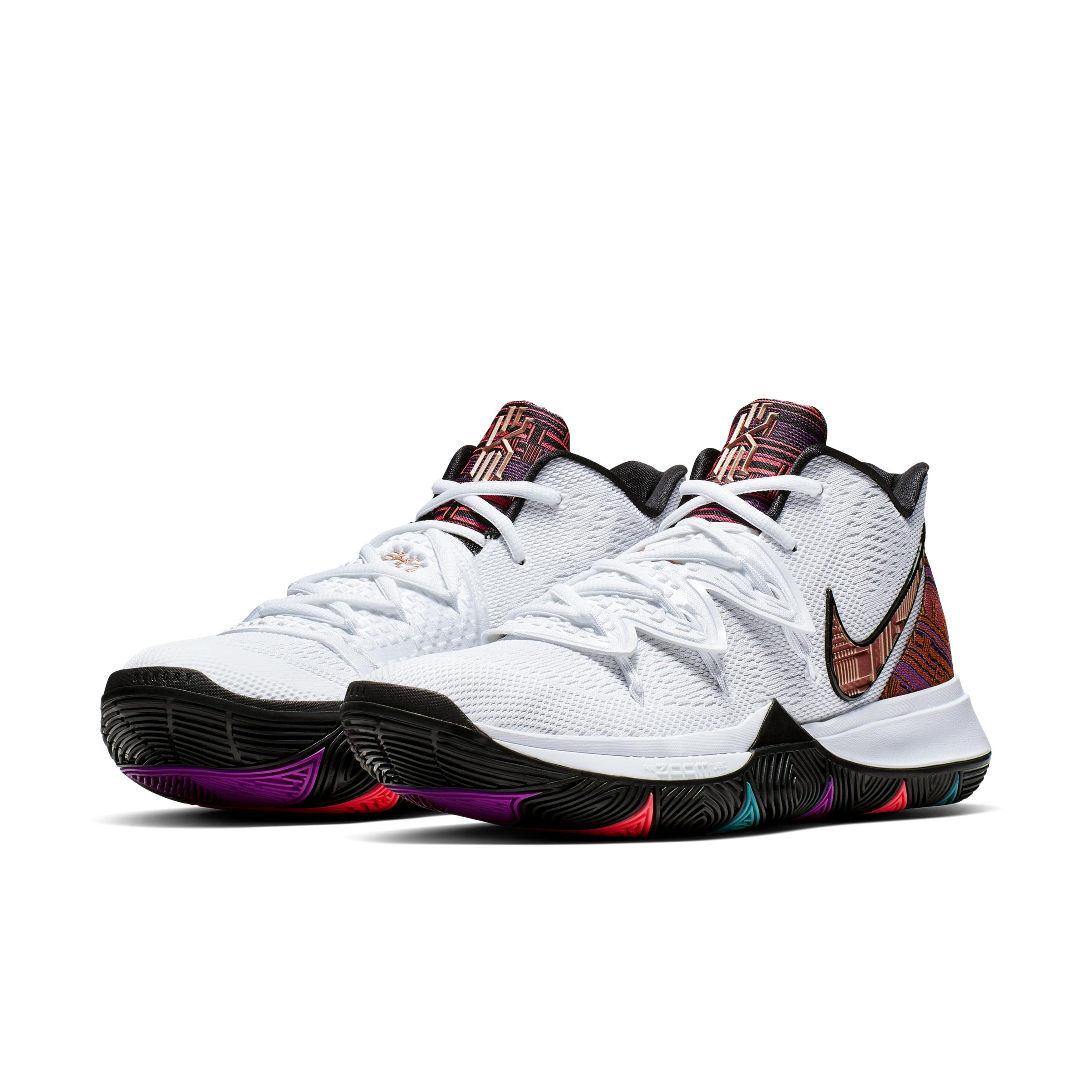 kyrie 5 negras