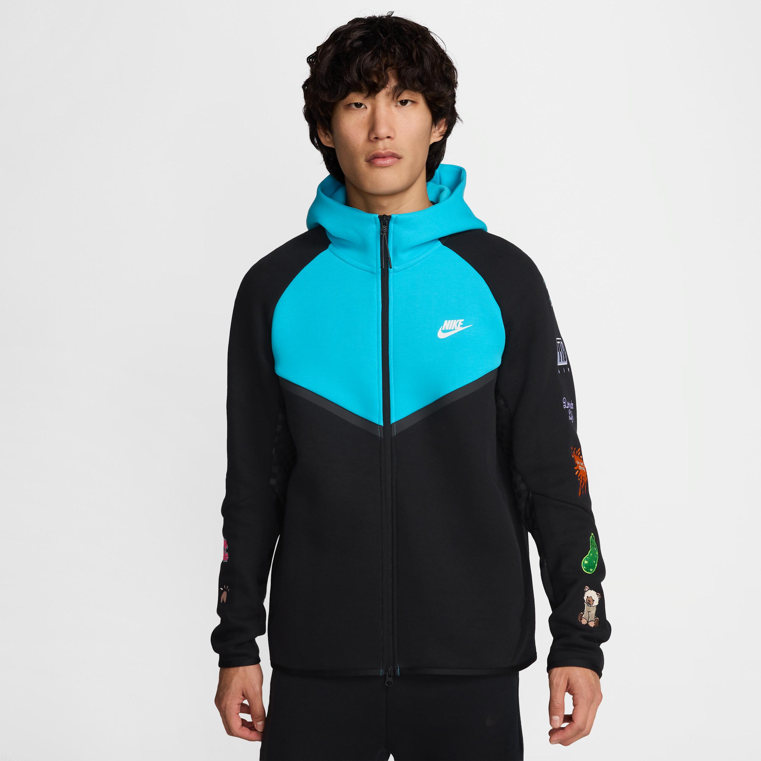 nike-Black-Sportswear-Tech-