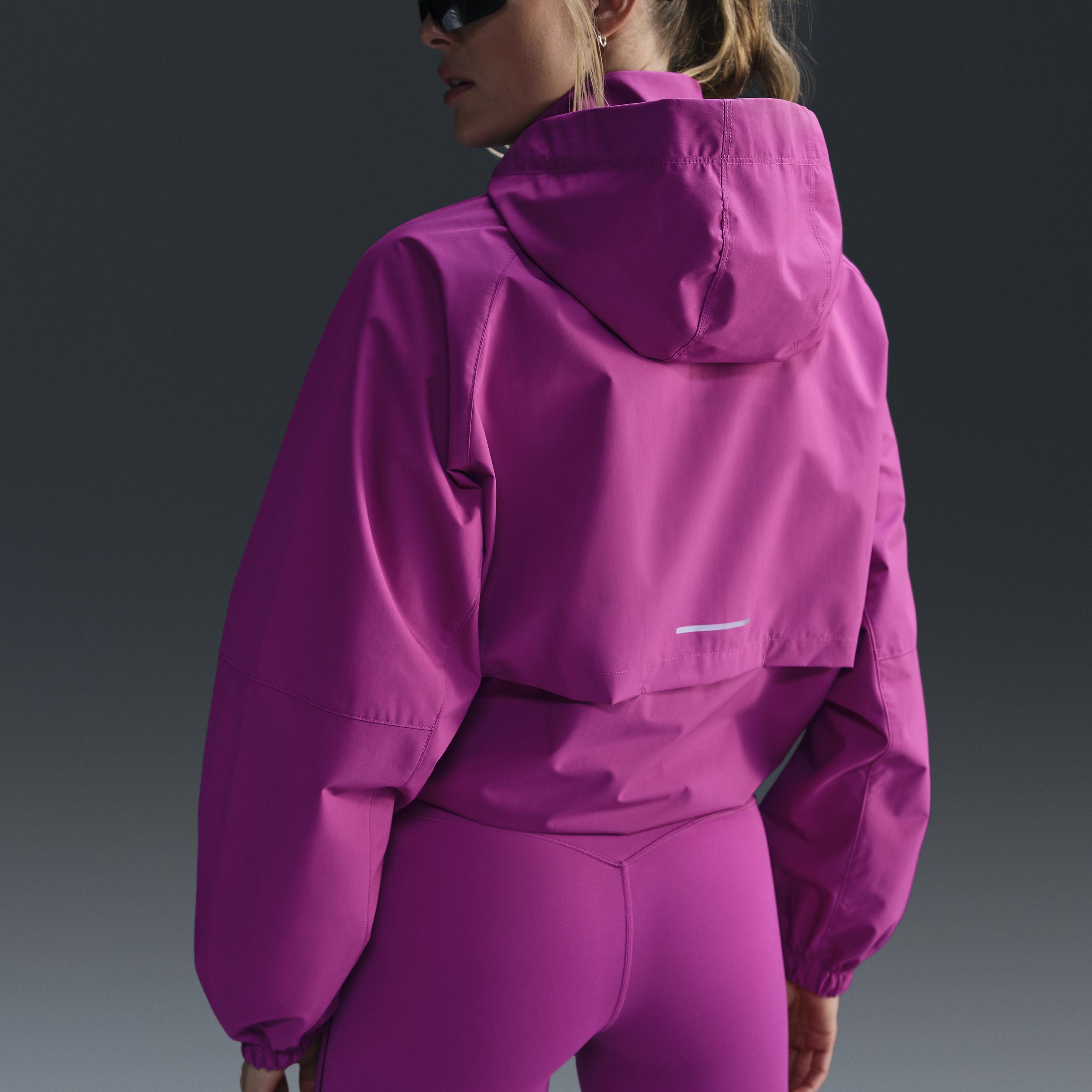 Nike Storm Fit Swift フード付きジャケット ピンク NIKE WOMEN'S RUNNING JACKET STORM-FIT SWIFT Feel ready for