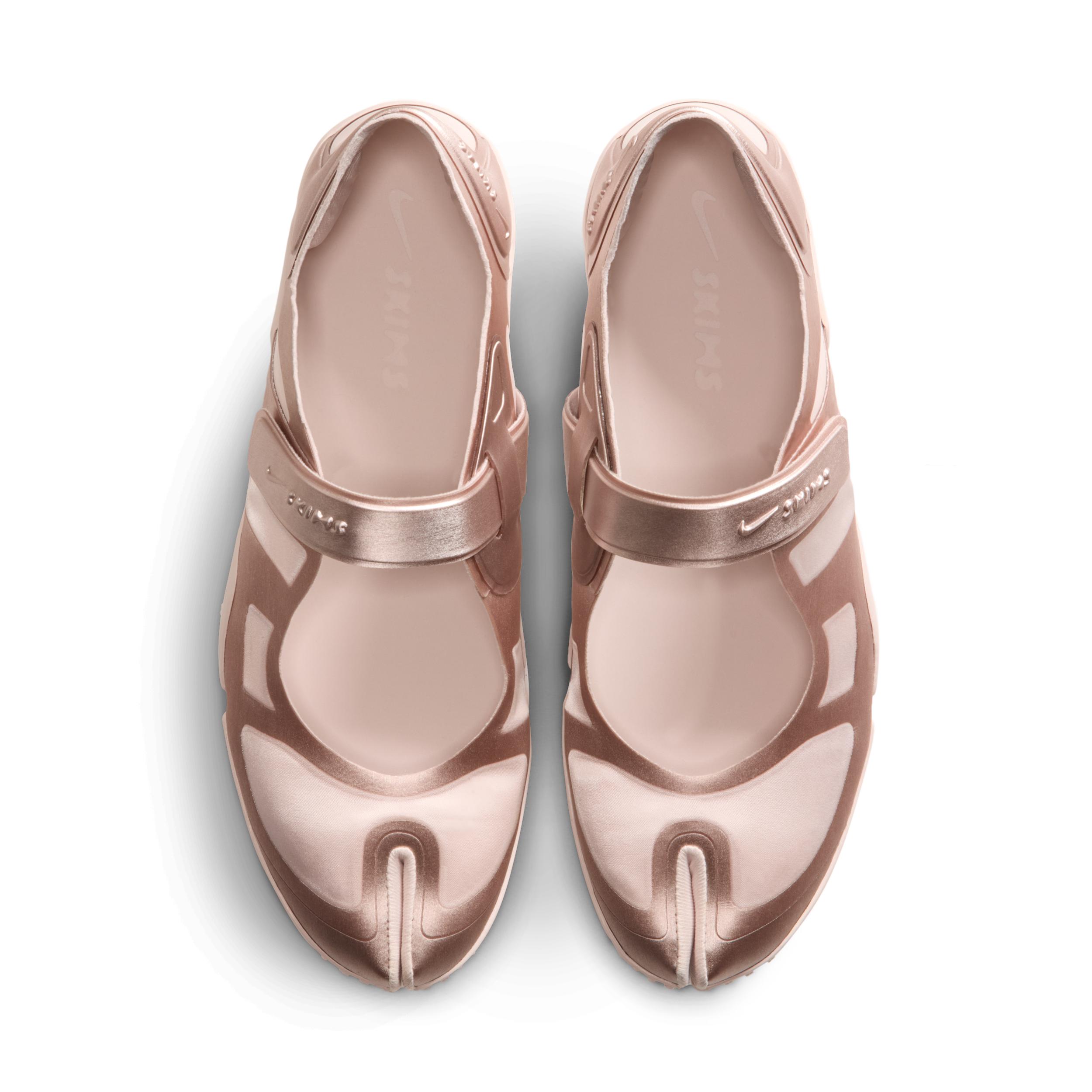 Nike Skims Rift Satin Shoes in Pink | Lyst