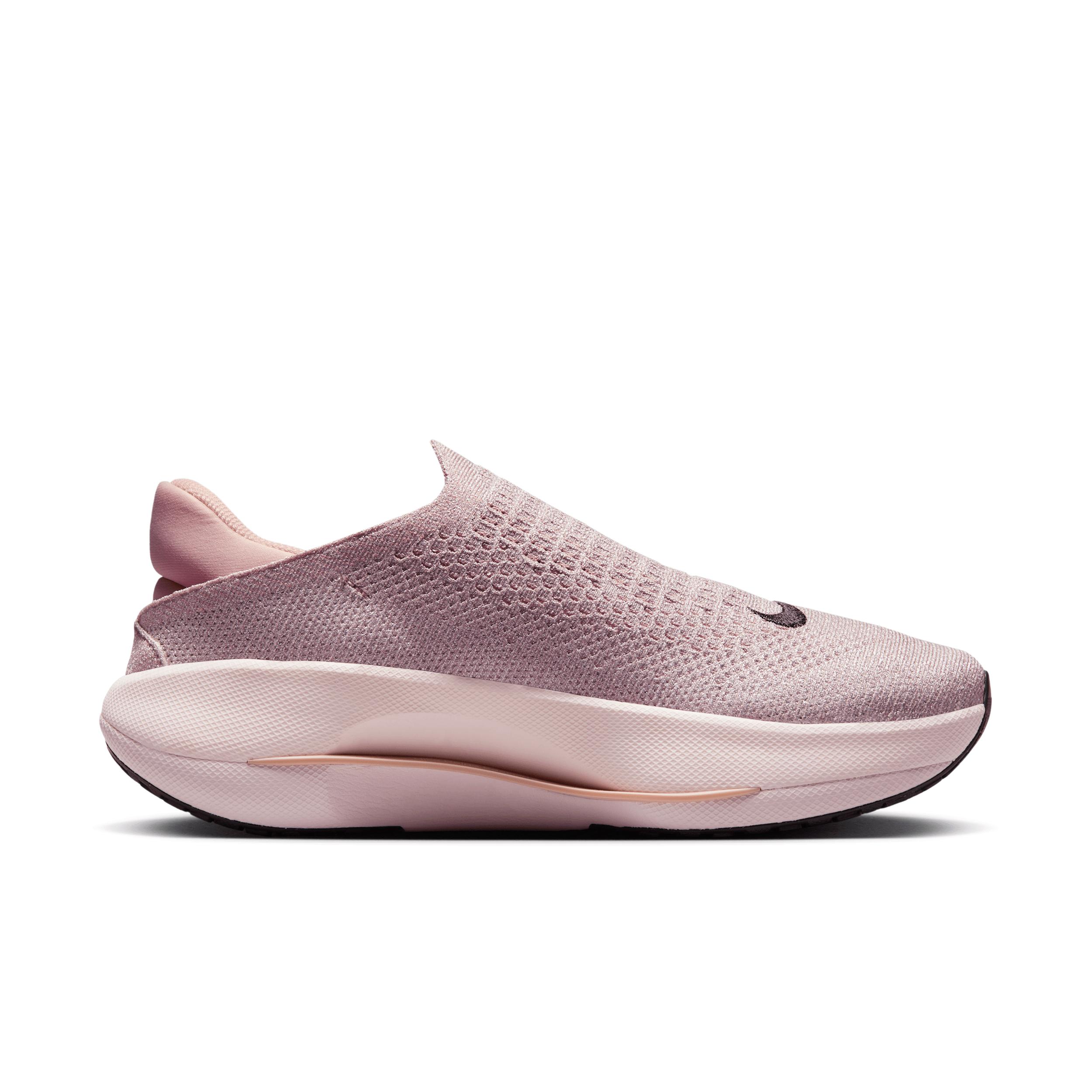 Nike Reina Easyon Premium Shoes in Pink | Lyst