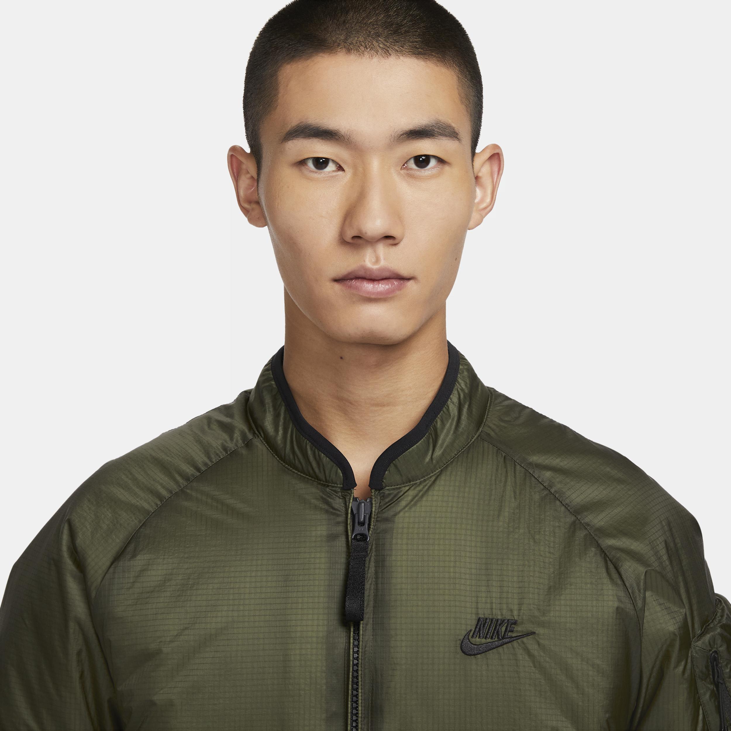 Nike Sportswear Tech Therma-fit Loose Insulated Jacket in Green