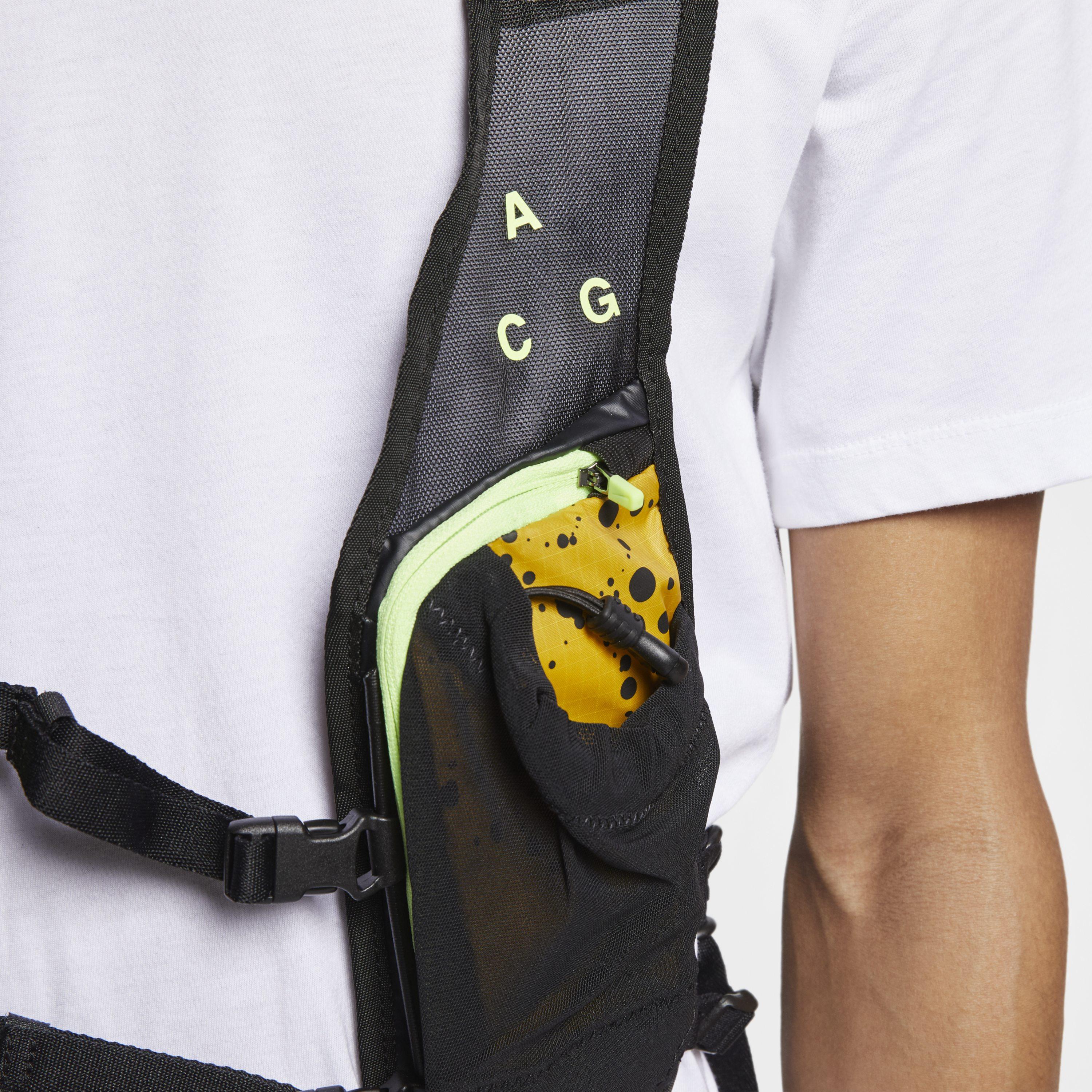 nikelab acg hydration vest