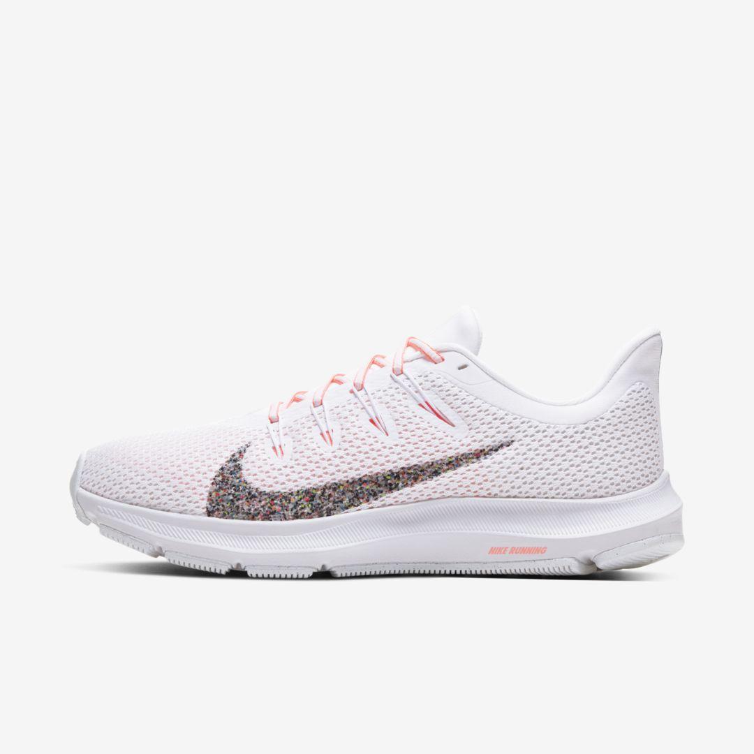 nike running quest 2 trainers in multi