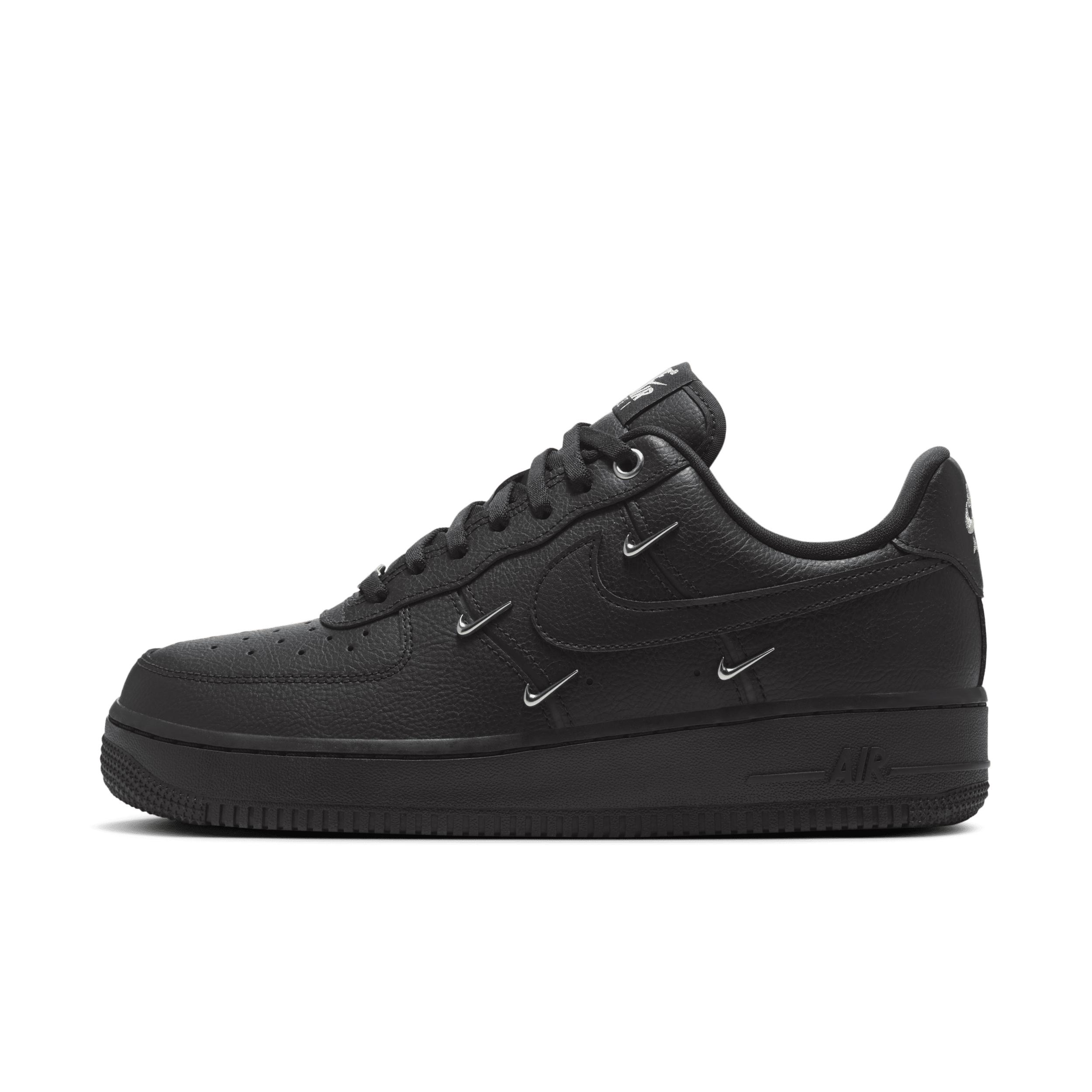 Plain black air force 1 best sale