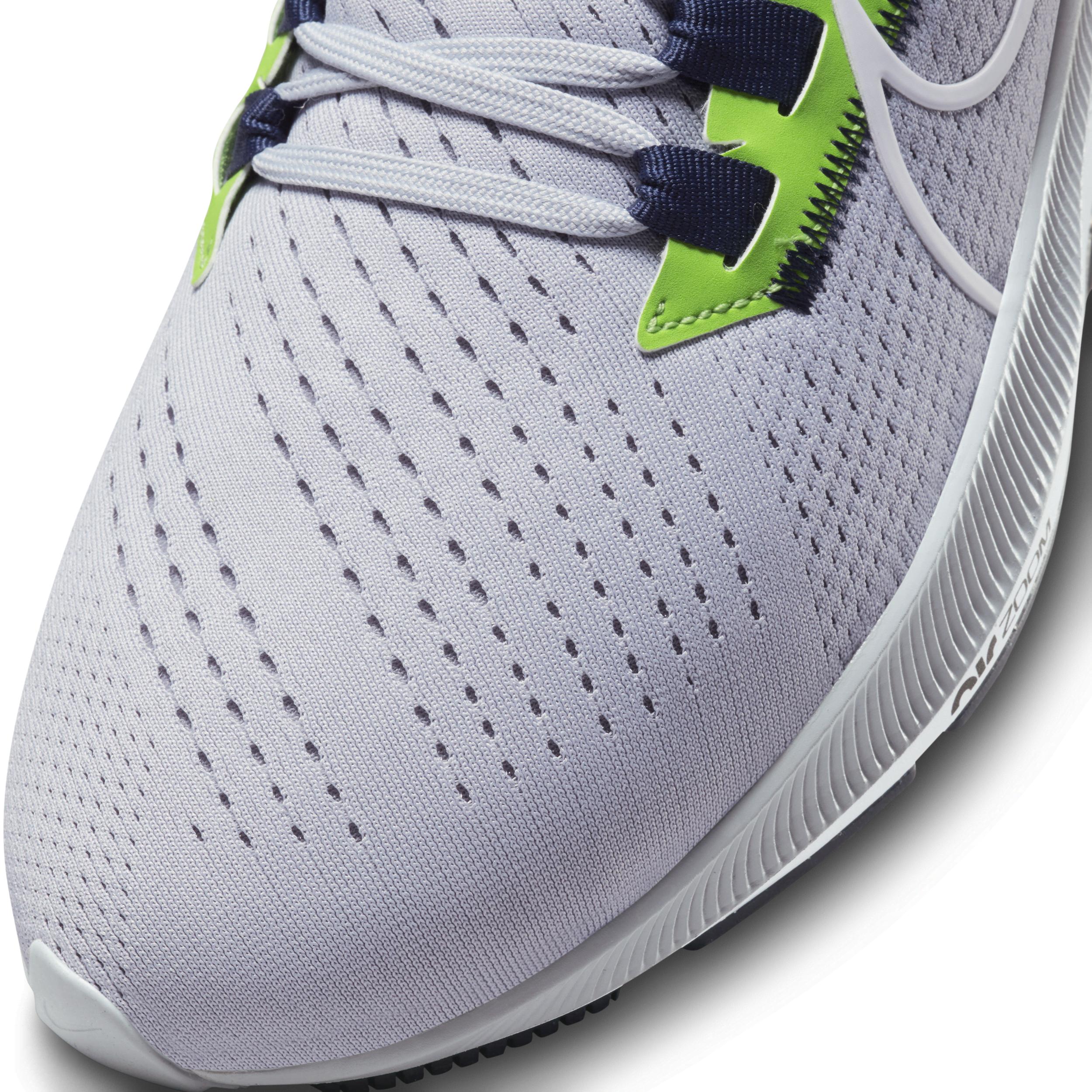 Nike Men's Pegasus 40 (NFL New England Patriots) Road Running Shoes in Grey, Size: 8.5 | DZ5987-001