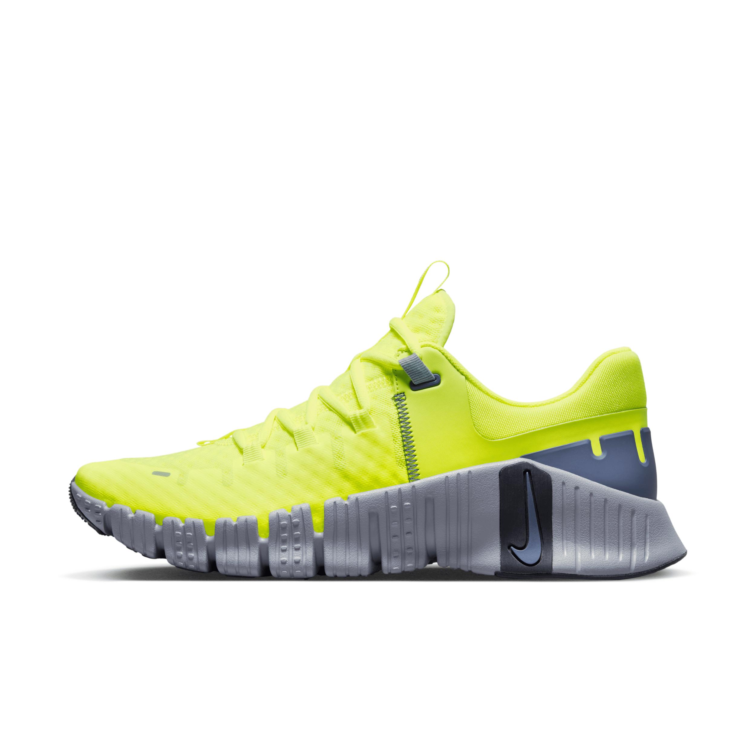 Free Metcon 5 Shoes Yellow, for Men | Lyst