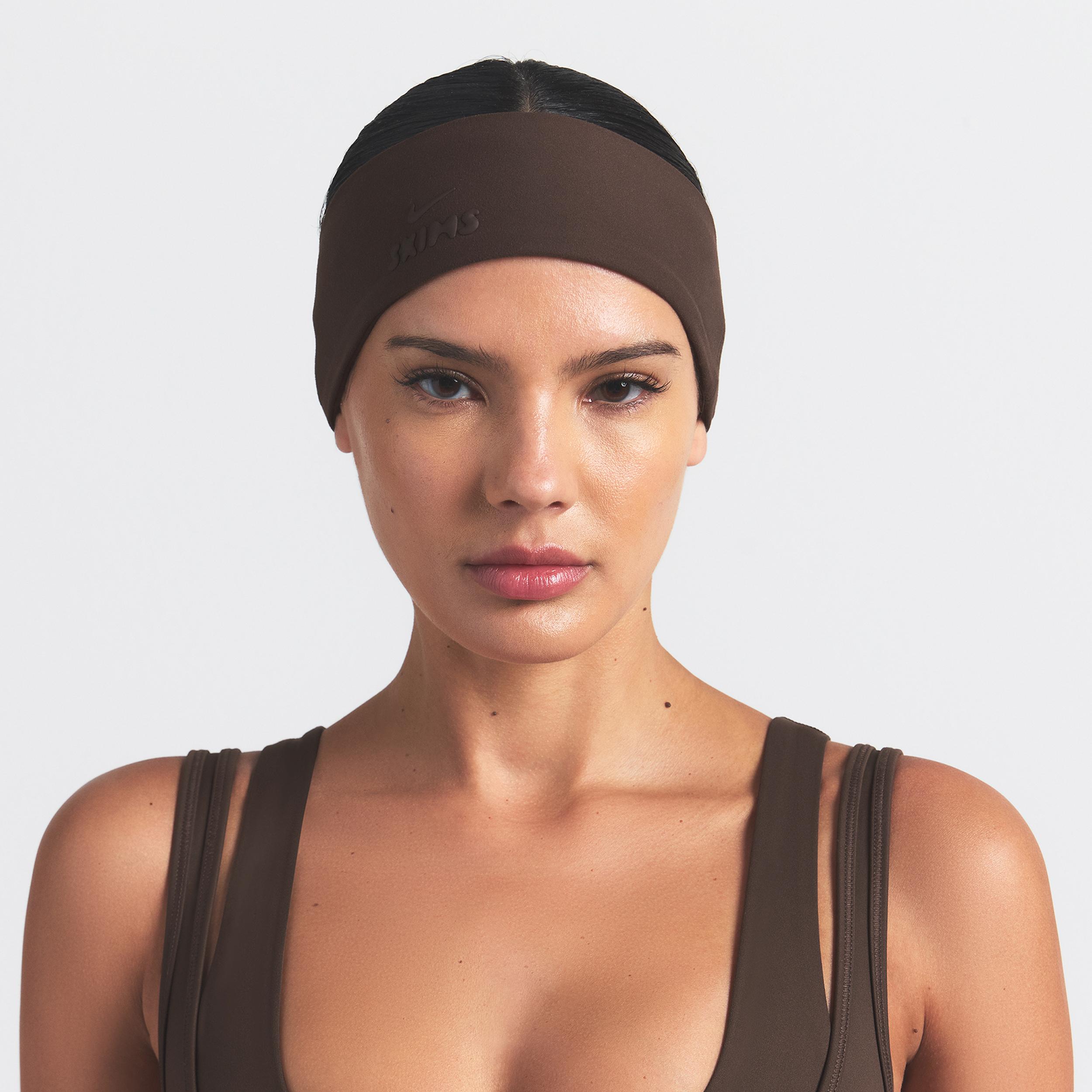 Nike Skims Dri-Fit Headband in Gray | Lyst