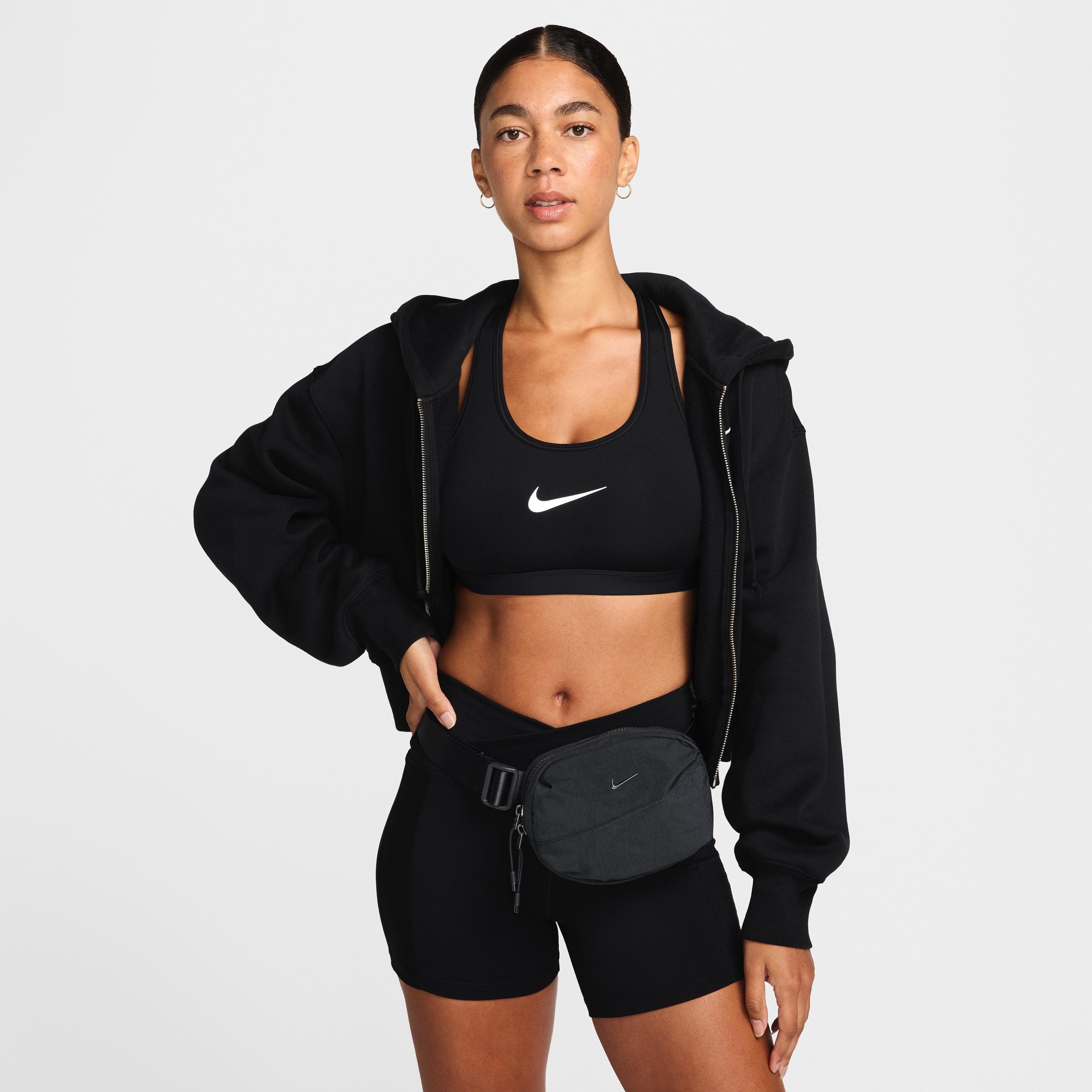 Nike Aura Crossbody Bag (2L) in Black | Lyst