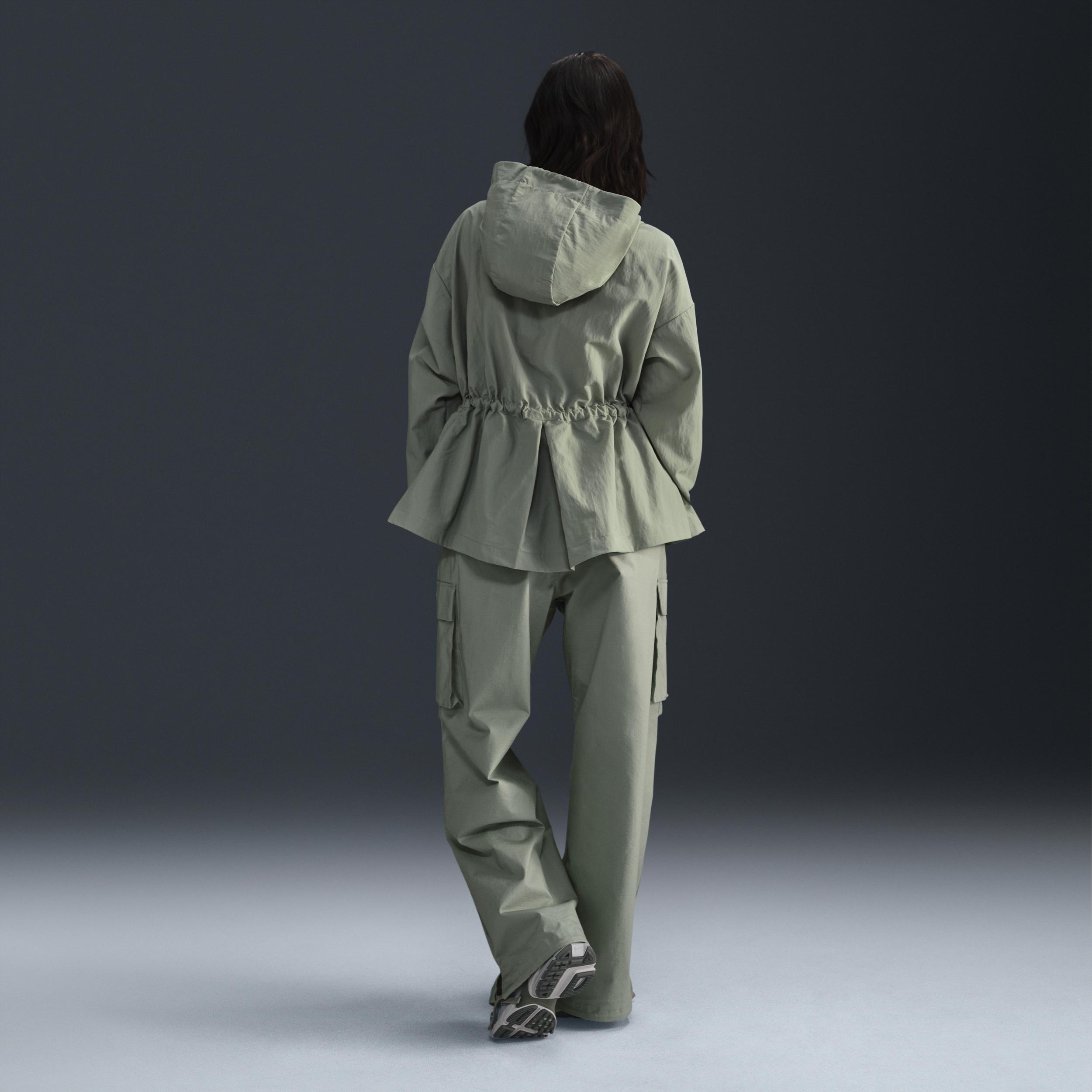[ナイキ] NIKE WOVEN OVERSIZED HOODED JACKET☆送料込☆ Nike One Women's Repel Oversized Hooded Woven Jacket. Nike ID