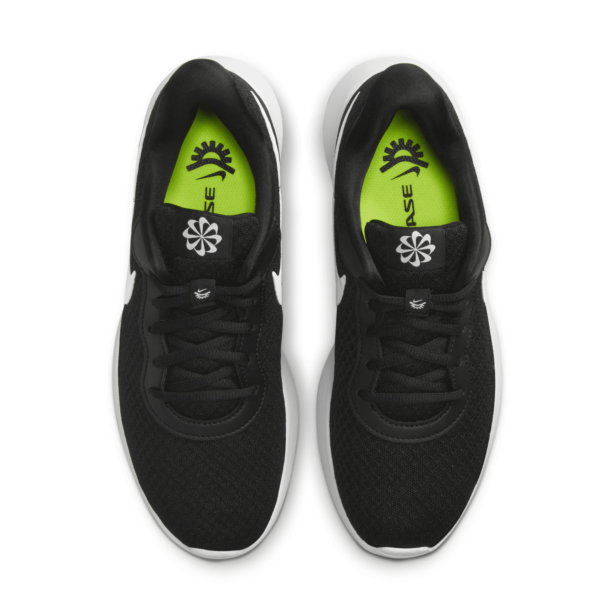 Nike Tanjun Easyon Shoes in Black | Lyst