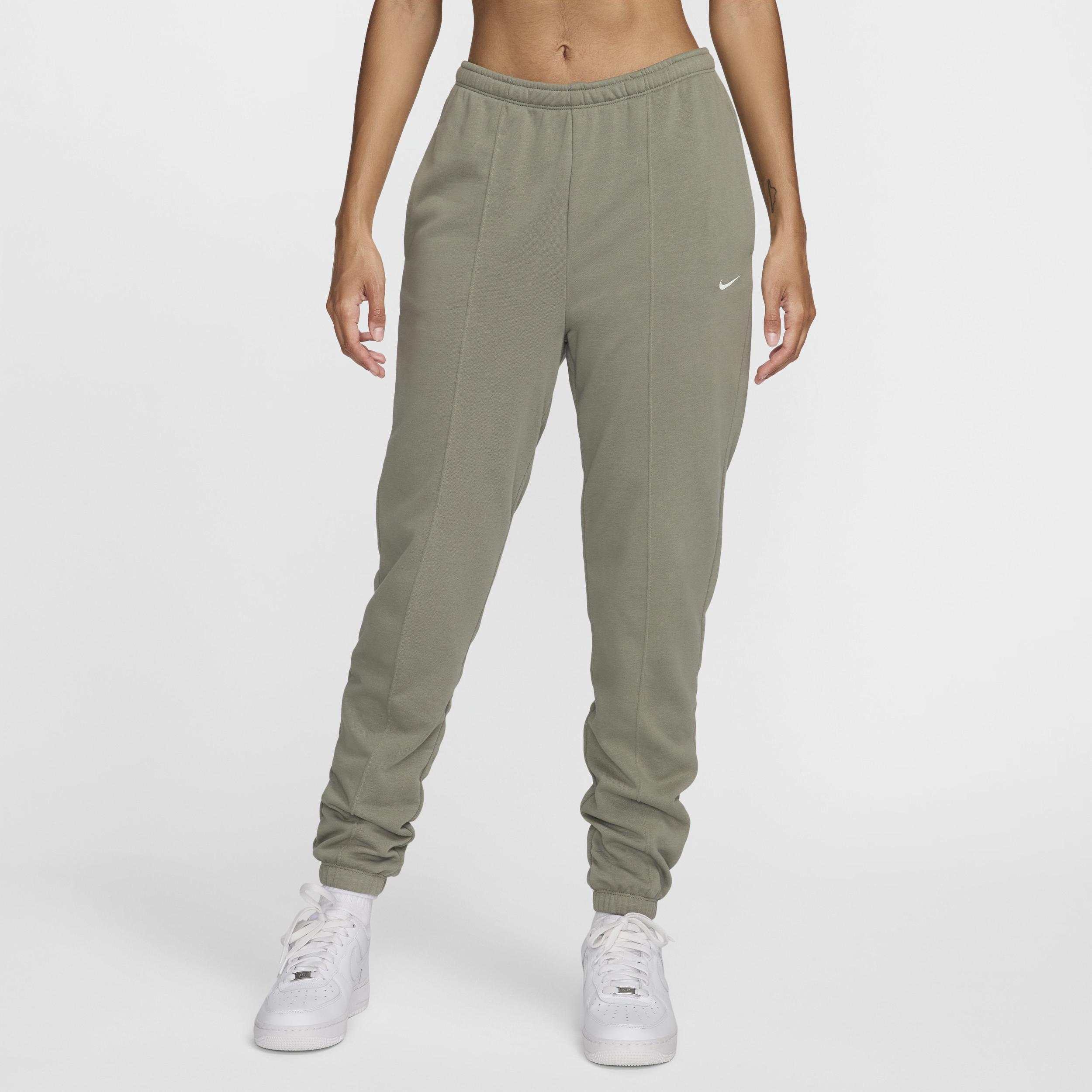 Nike Sportswear Chill Terry Slim High waisted French Terry Tracksuit Bottoms Raised Seams At The Centre Of The Front in Green Lyst UK