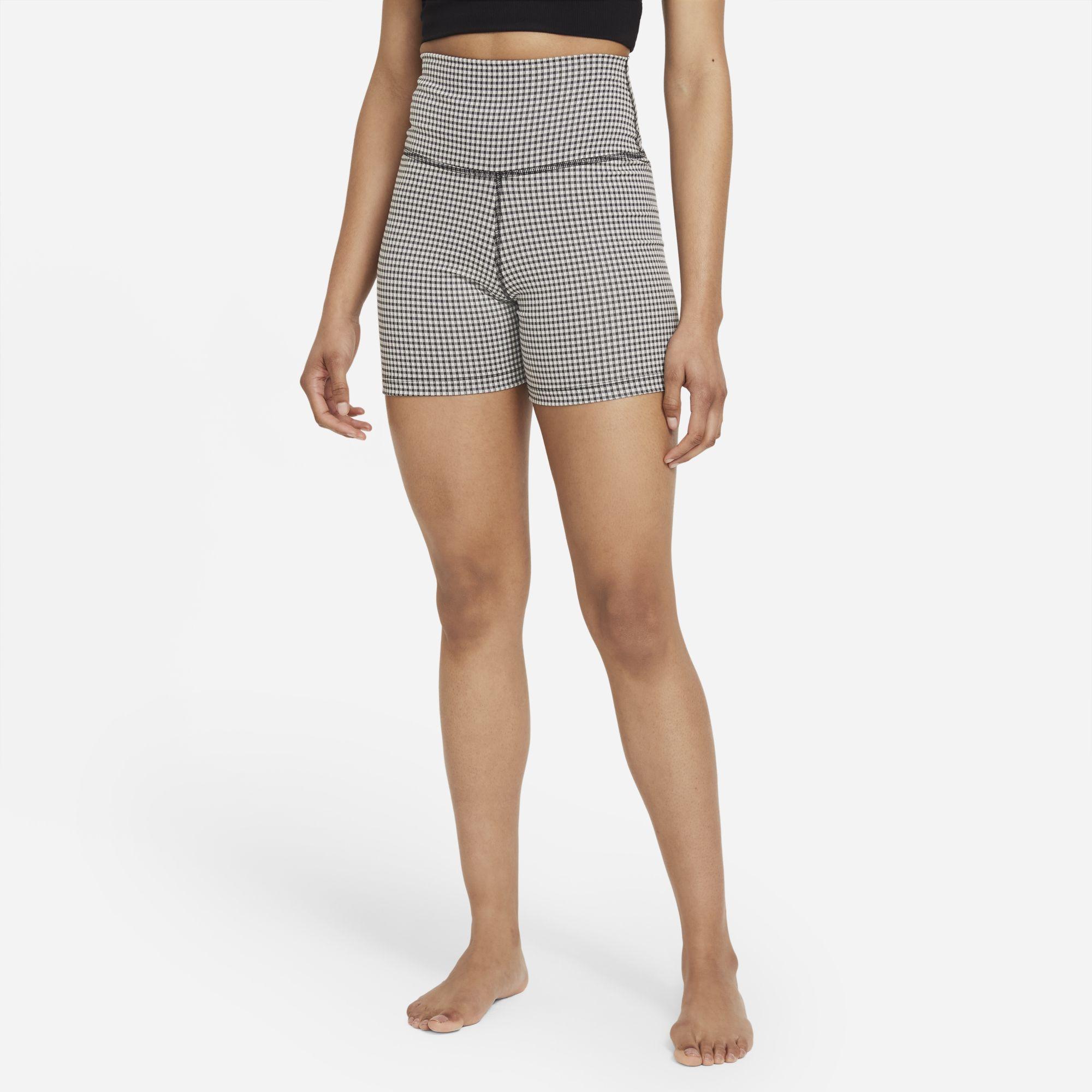 Nike Synthetisch Yoga Gingham Shorts in 