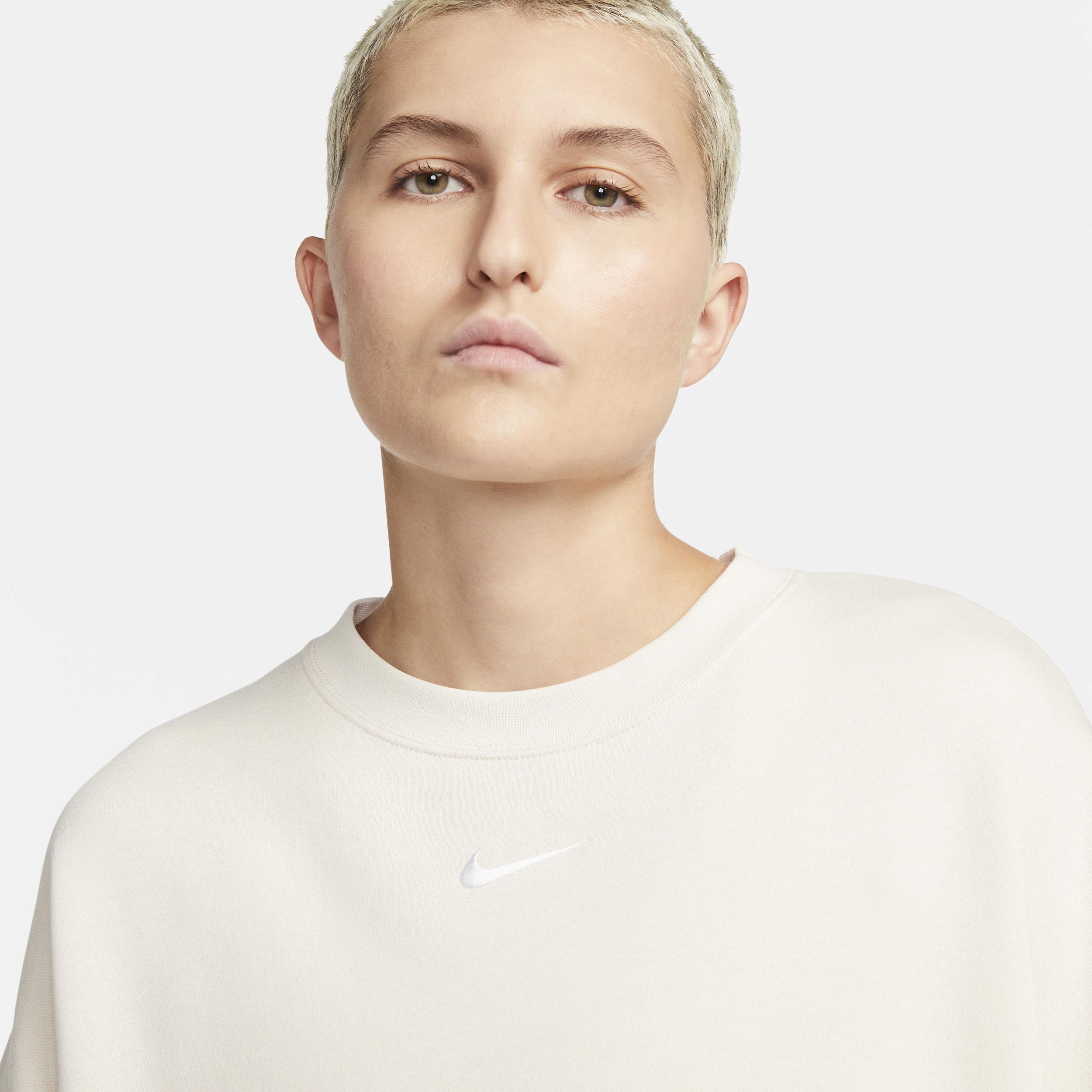 Nike Sportswear Collection Essentials Over-oversized Fleece Crew Sweatshirt  in White | Lyst