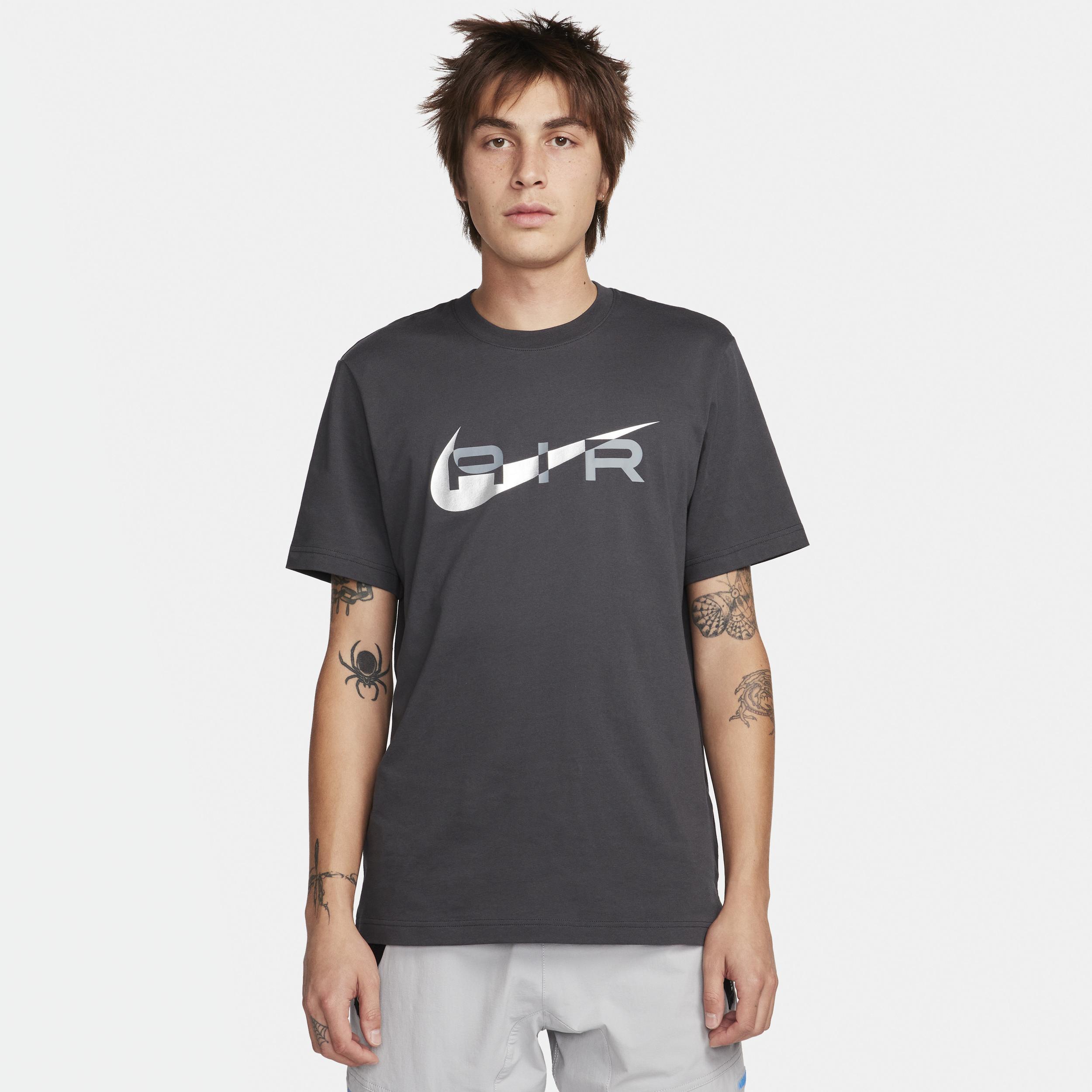 gray and black nike shirt