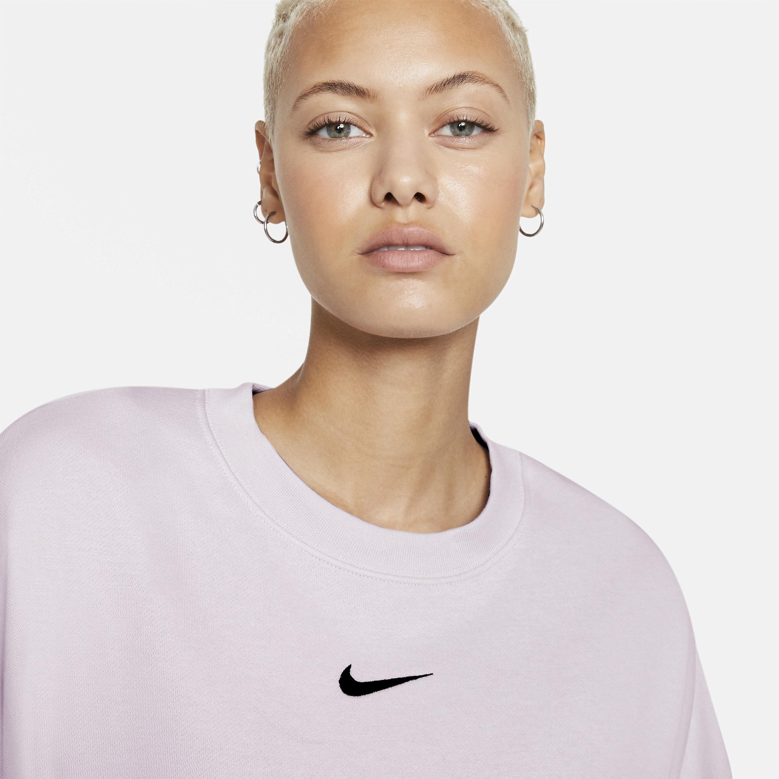 Nike Sportswear Collection Essentials Oversized Fleece Crew Sweatshirt In  Purple, | Lyst