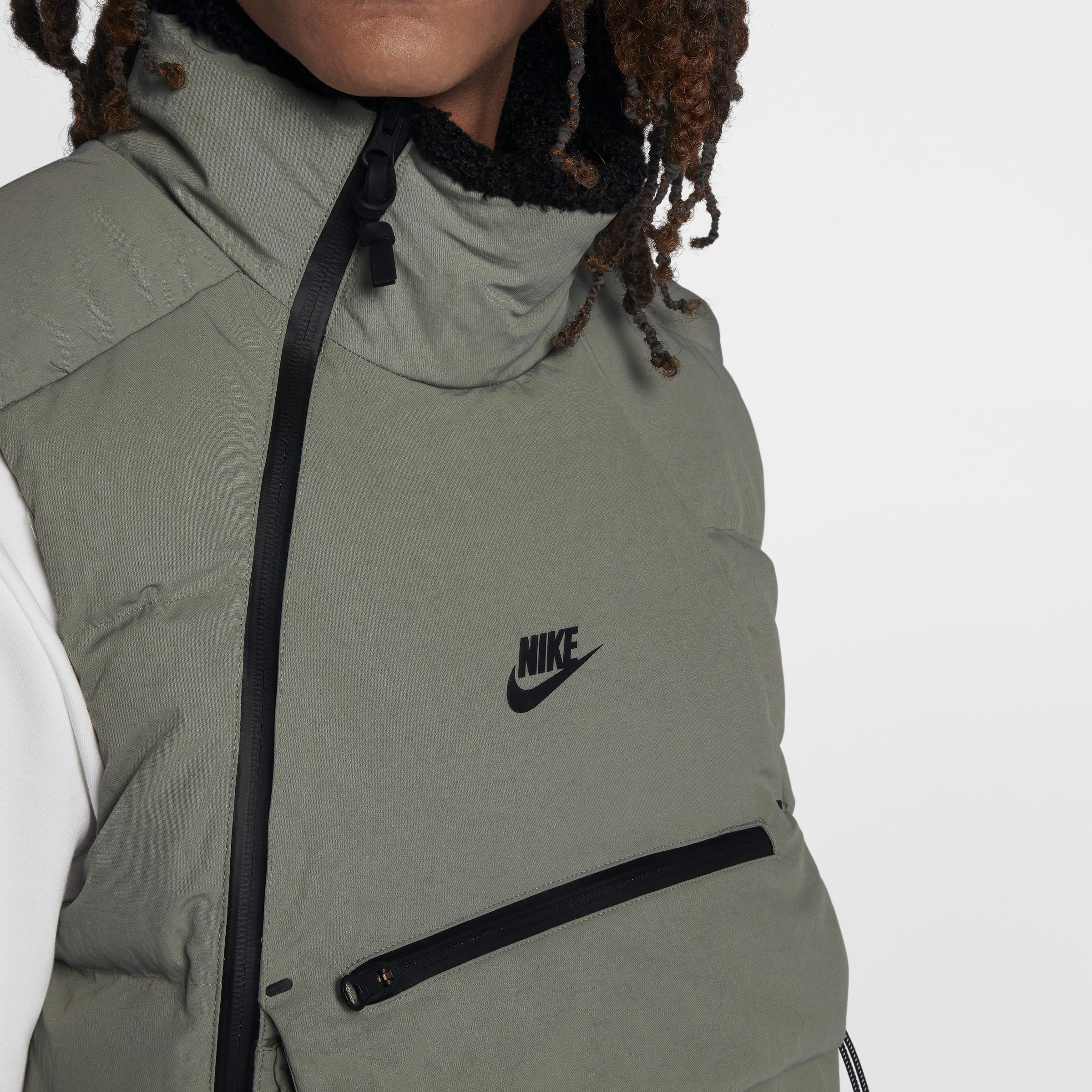 Smanicato Sportswear Tech Pack Down Fill da Uomo di Nike in Grigio