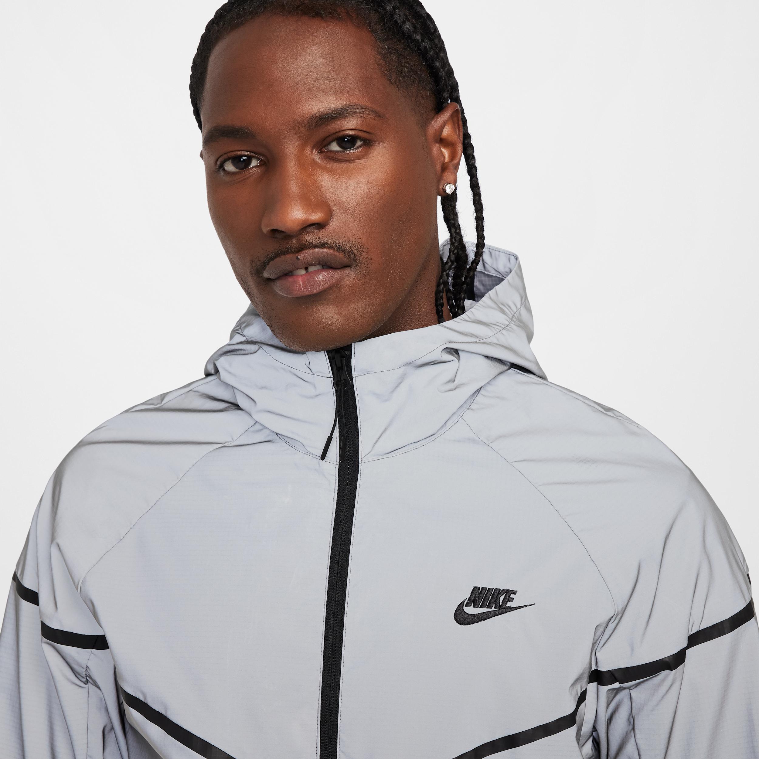 Nike tech ウーブンフラッシュジャケット　XXL Nike Tech Woven Flash Jacket & Pant Set Reflect Silver/Black
