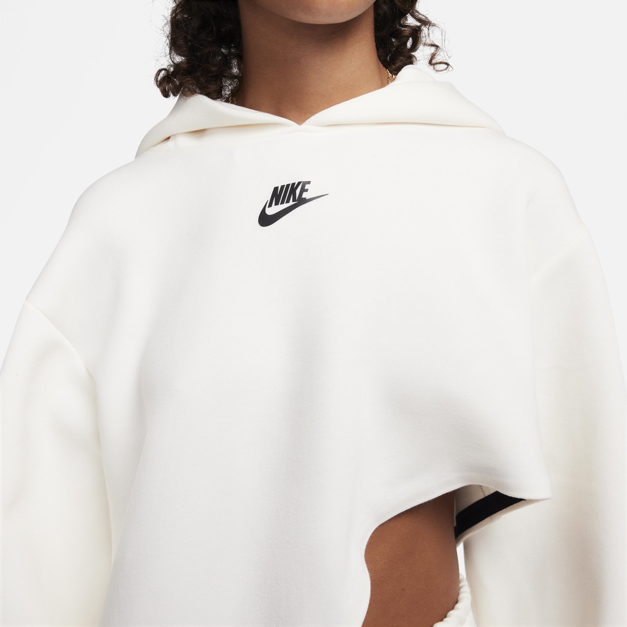 white nike cropped jumper