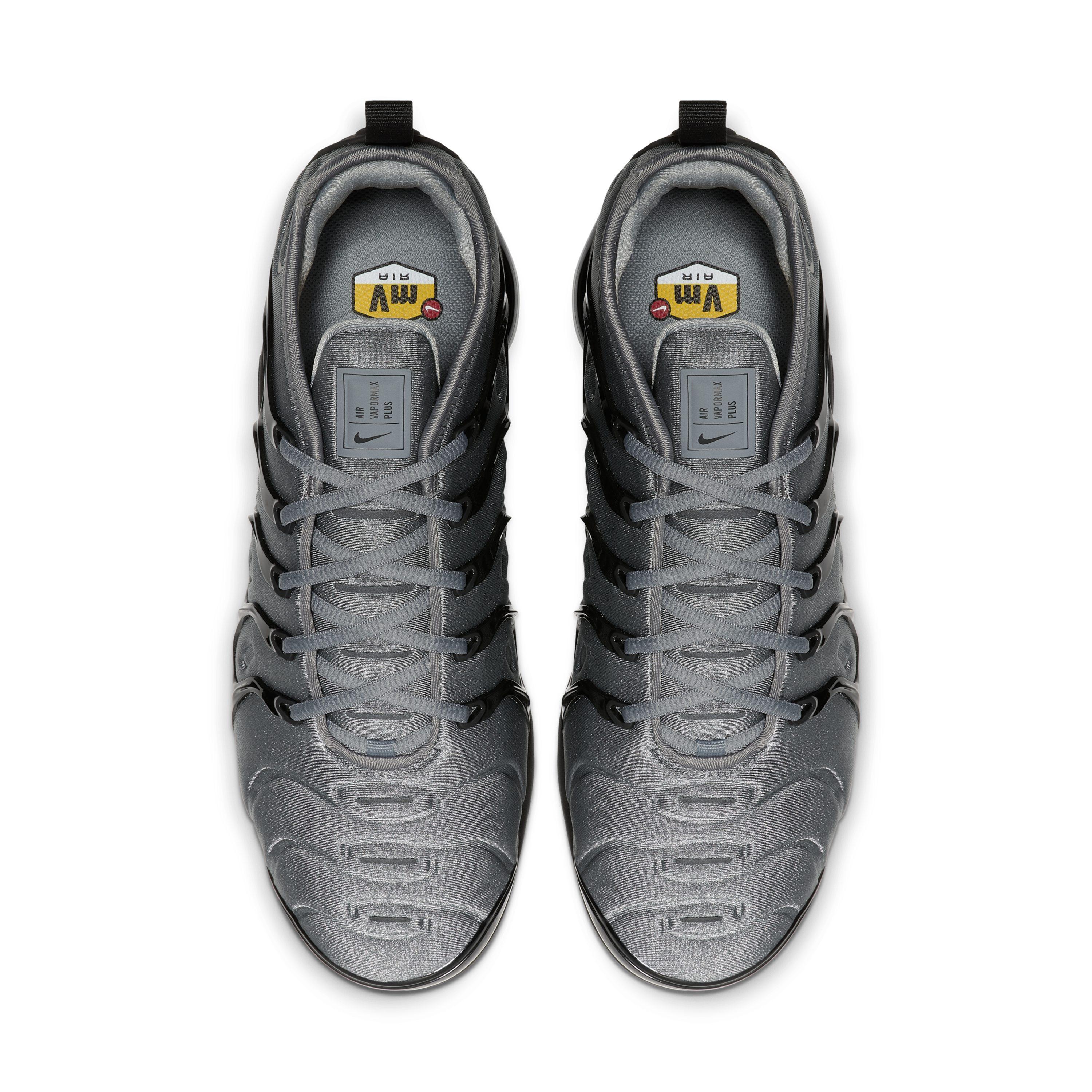 vapormax plus grey