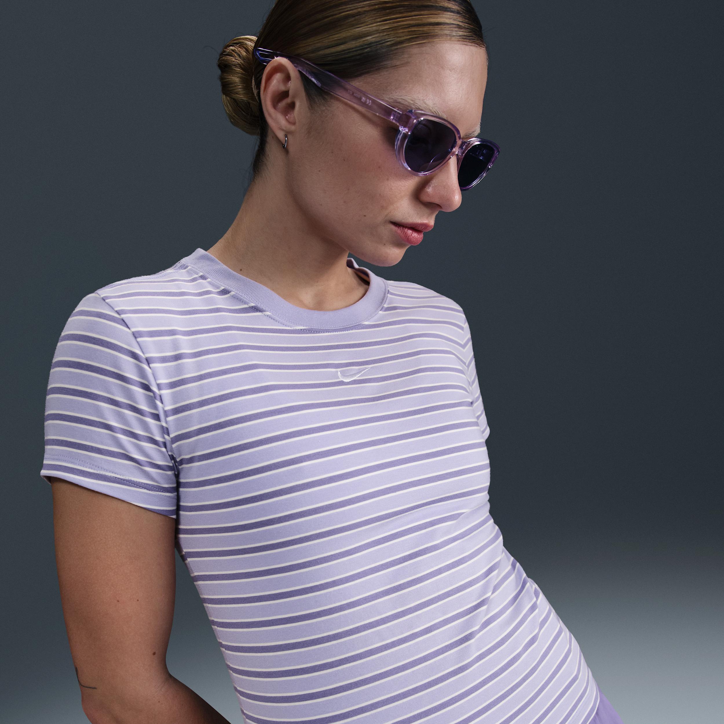 ★ Nike★ Sportswear Chill Knit Slim Stripe T-shirt W Lilac Nike Sportswear Chill Knit Women's Slim Striped T-Shirt