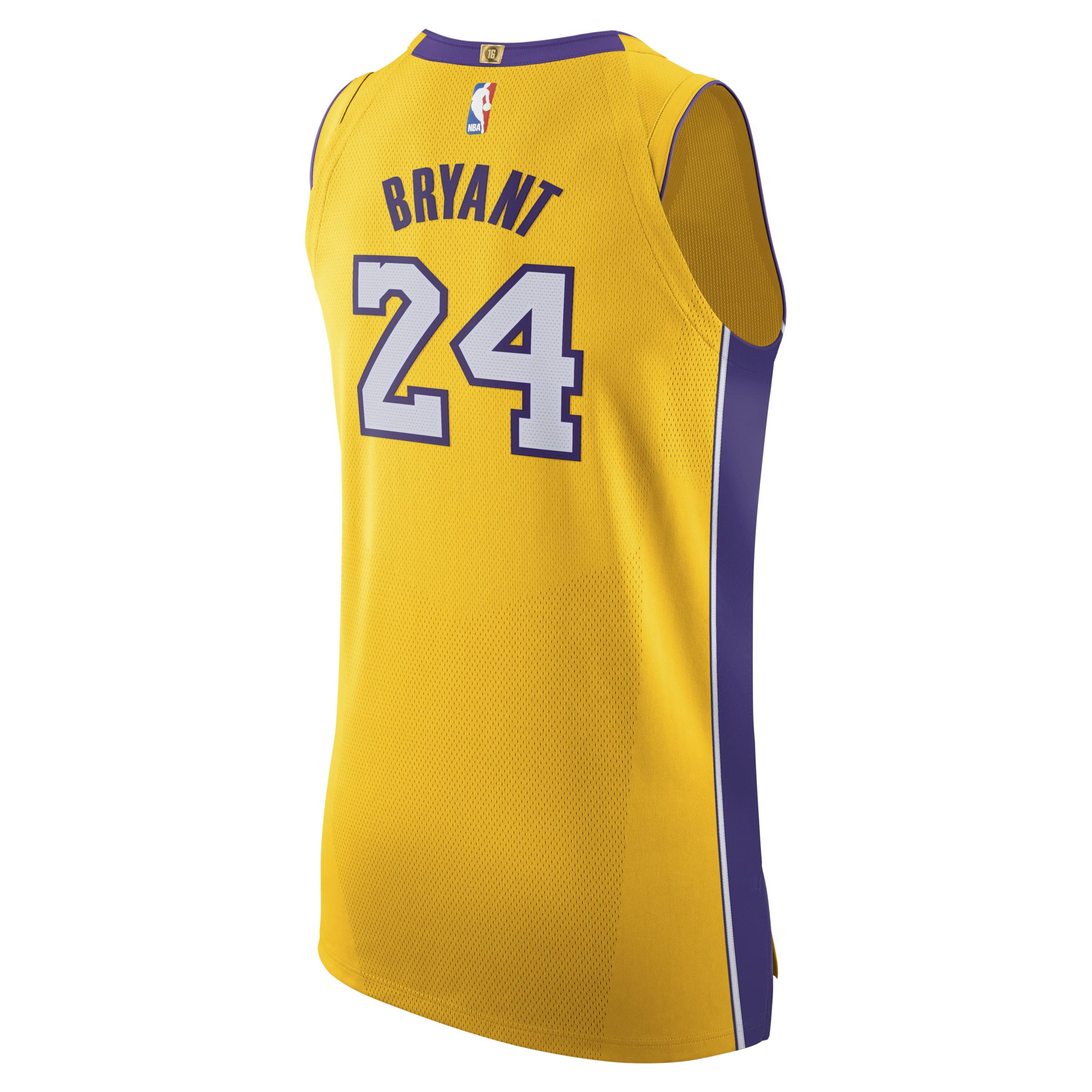 t shirt kobe nere