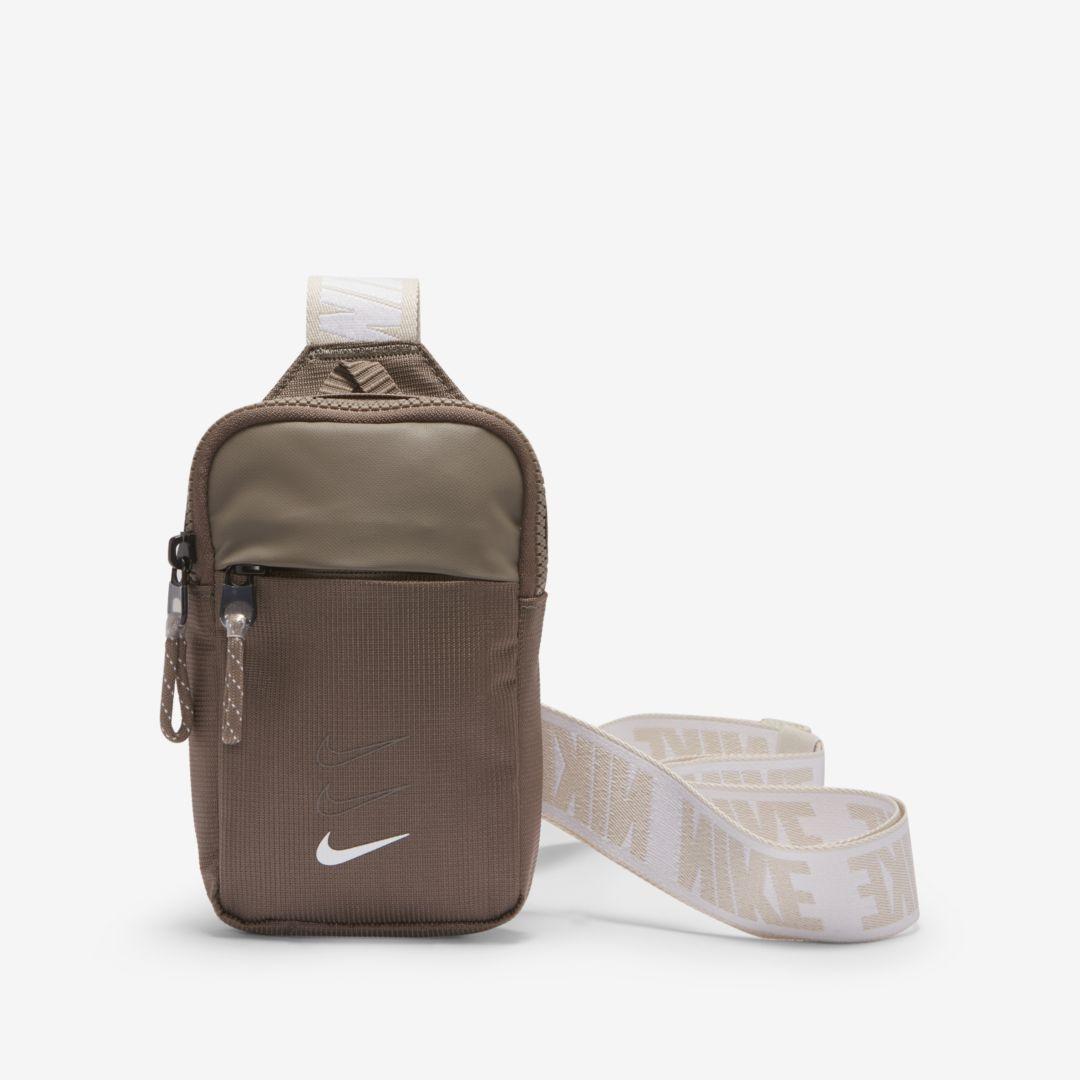 essentials hip pack