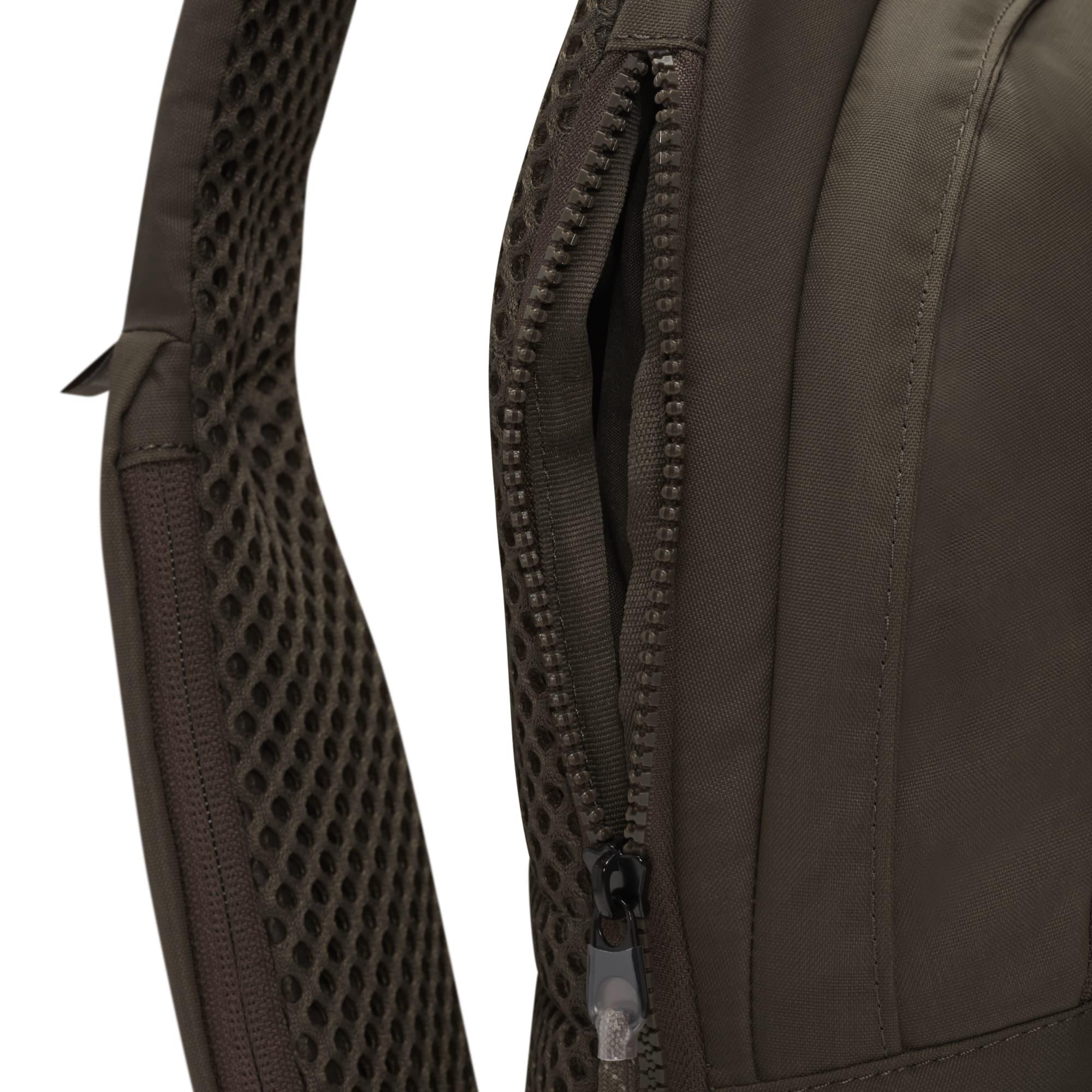 Nike Sportswear Essentials Sling Bag in Black for Men Lyst